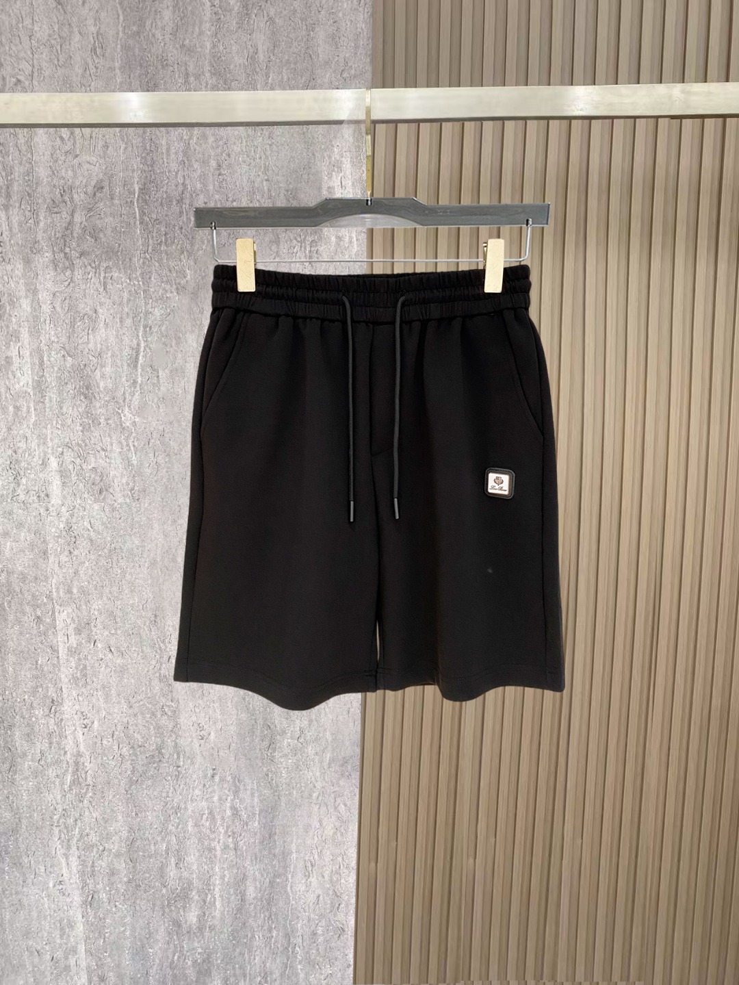 NO:872499,LP 1916 spring and summer new men's casual shorts, three-quarter pants, high-end goods, simple, fashionable and generous, customized original imported fabrics, simple and refreshing, high-quality workmanship details, exquisite, simple and generous, versatile style, elegant and handsome upper body, brand new sense of sight!  The appearance is incomparable, the details are in place, and the upper body is not picky!  Size M-3xL,,loro piana,shorts,19860909LP 1916春夏新款男士休闲短裤 五分裤 高端货简洁时尚大方定制原版进口面料简洁利落又清爽品质做工细节精美简约大方百搭款 上身优雅帅气,焕然一新的即视感！品相无敌,细节都很到位,上身不挑人！ 码数M-3xL,,loro piana,shorts,,Men's clothing
