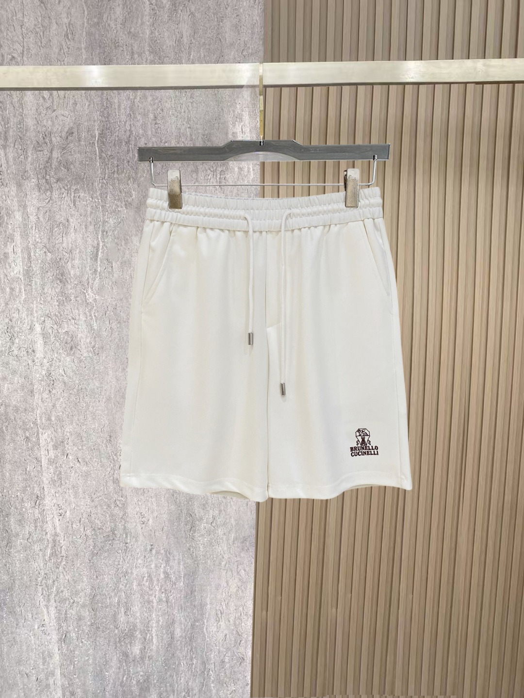 NO:838198,BC 2026 spring and summer new men's casual shorts, three-quarter pants, high-end goods, simple, fashionable and generous, customized original imported fabrics, simple and refreshing, high-quality workmanship details, exquisite, simple and generous, versatile style, elegant and handsome upper body, brand new sense of sight!  The appearance is incomparable, the details are in place, and the upper body is not picky!  Code number M-3xL,,shorts,19860909BC 2026春夏新款男士休闲短裤 五分裤 高端货简洁时尚大方定制原版进口面料简洁利落又清爽品质做工细节精美简约大方百搭款 上身优雅帅气,焕然一新的即视感！品相无敌,细节都很到位,上身不挑人！ 码数M-3xL,,shorts,,Men's clothing