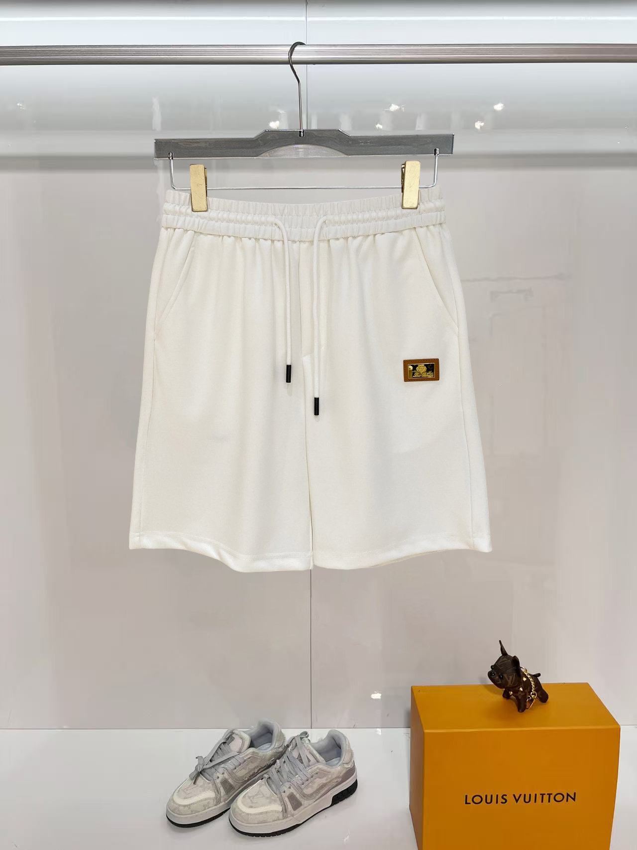 NO:843493,LP 1916 spring and summer new men's casual shorts, three-quarter pants, high-end goods, simple, fashionable and generous, customized original imported fabrics, simple and refreshing, high-quality workmanship details, exquisite, simple and generous, versatile style, elegant and handsome upper body, brand new sense of sight!  The appearance is incomparable, the details are in place, and the upper body is not picky!  Size M-3xL,,loro piana,shorts,19860909LP 1916春夏新款男士休闲短裤 五分裤 高端货简洁时尚大方定制原版进口面料简洁利落又清爽品质做工细节精美简约大方百搭款 上身优雅帅气,焕然一新的即视感！品相无敌,细节都很到位,上身不挑人！ 码数M-3xL,,loro piana,shorts,,Men's clothing