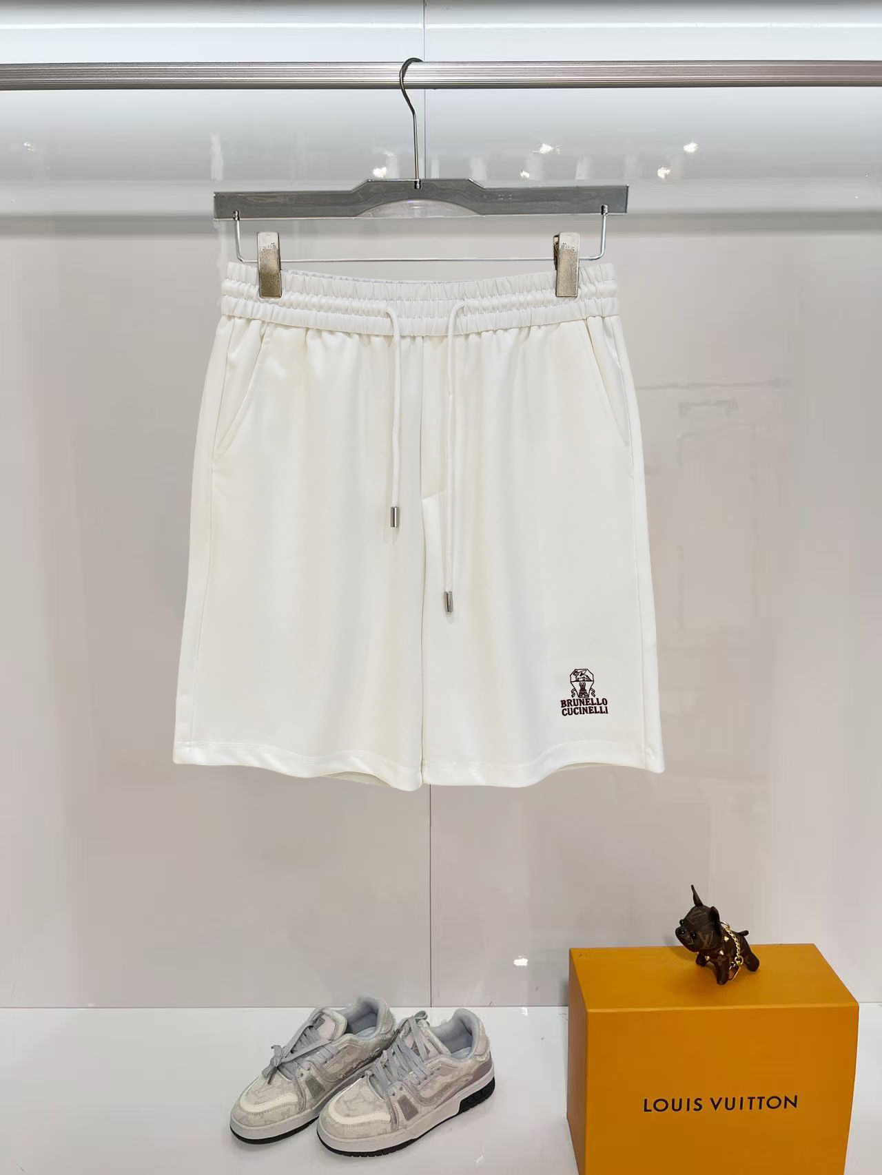 NO:843517,BC 2026 spring and summer new men's casual shorts, three-quarter pants, high-end goods, simple, fashionable and generous, customized original imported fabrics, simple and refreshing, high-quality workmanship details, exquisite, simple and generous, versatile style, elegant and handsome upper body, brand new sense of sight!  The appearance is incomparable, the details are in place, and the upper body is not picky!  Code number M-3xL,,shorts,19860909BC 2026春夏新款男士休闲短裤 五分裤 高端货简洁时尚大方定制原版进口面料简洁利落又清爽品质做工细节精美简约大方百搭款 上身优雅帅气,焕然一新的即视感！品相无敌,细节都很到位,上身不挑人！ 码数M-3xL,,shorts,,Men's clothing