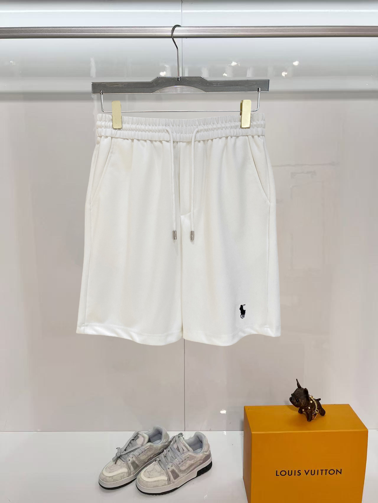 NO:840585,polo 2026 spring and summer new men's casual shorts, three-quarter pants, high-end goods, simple, fashionable and generous, customized original imported fabrics, simple and refreshing, high-quality workmanship details, exquisite, simple and generous, versatile style, elegant and handsome upper body, brand new sense of sight!  The appearance is incomparable, the details are in place, and the upper body is not picky!  Code number M-3xL,,shorts,19860909polo 2026春夏新款男士休闲短裤 五分裤 高端货简洁时尚大方定制原版进口面料简洁利落又清爽品质做工细节精美简约大方百搭款 上身优雅帅气,焕然一新的即视感！品相无敌,细节都很到位,上身不挑人！ 码数M-3xL,,shorts,,Men's clothing
