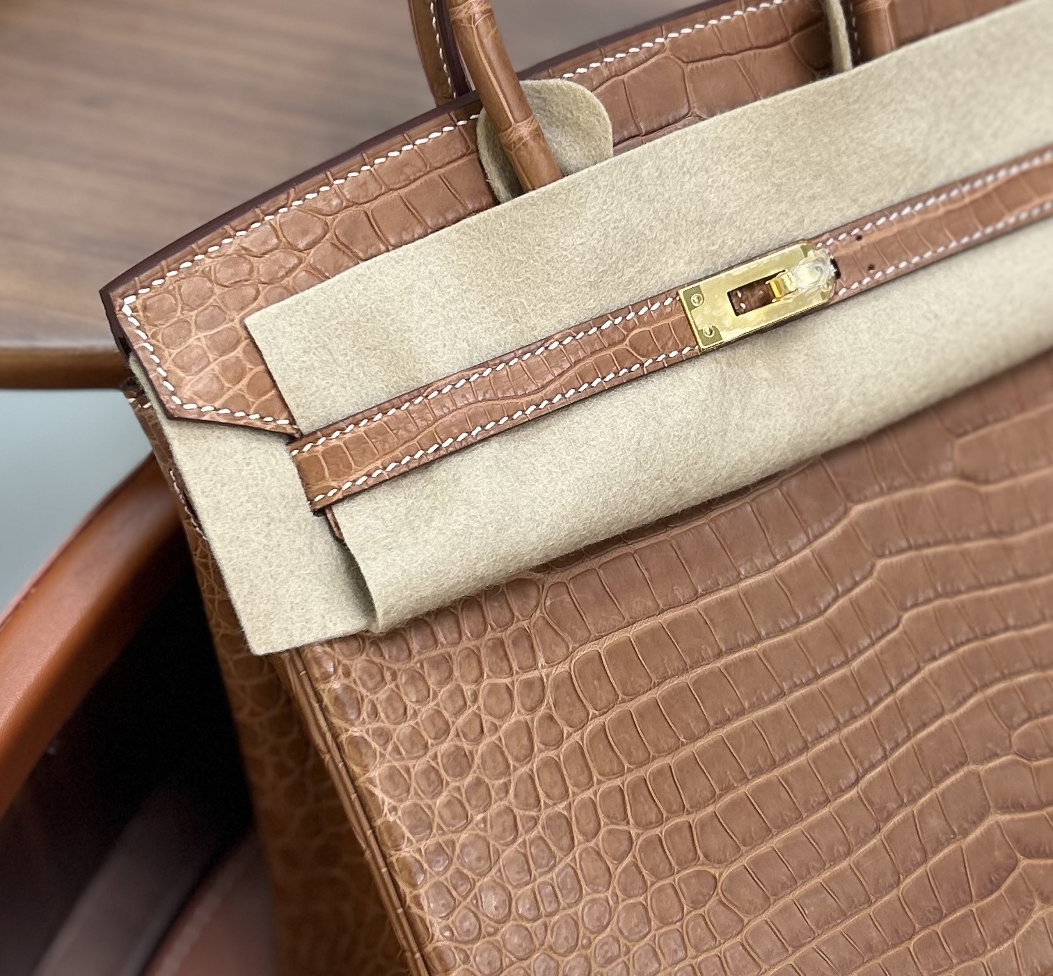 bk25马鞍雾面湾鳄金扣 新做到货～