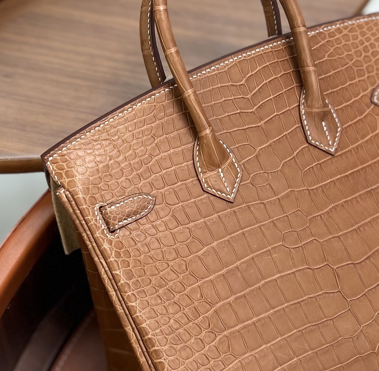 bk25马鞍雾面湾鳄金扣 新做到货～