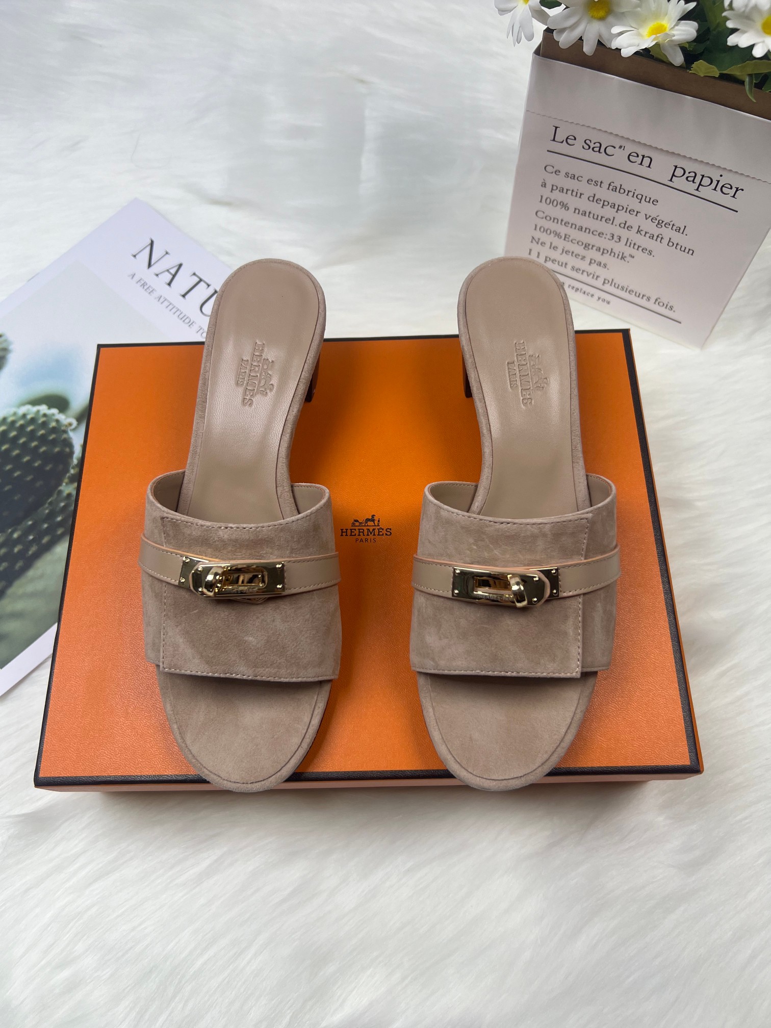 NO:256669,New colors, full midsole, new version (Hermès) Packaging upgrade, upgraded version workmanship materials. Hermes market's highest version of pure handmade shoes, top-grade product Hermes slippers —————————————————————————————————————————————————————————————————————————————————————————————————————————————————————————————————————————————————————————————————————————————————————————————————————————————————————————————————————————————————————————————————————————————————————————————————————————————————————————————————————————————————————————————————————————————————————————————————————————————————————————————————————————————————————————————————————————  High-end customization, exclusive products, the industry's highest version uses Hermers upper imported cowhide   original custom-grade Australian sheepskin footbed   genuine leather sole (pursuing top walking comfort) ~~ Please pay attention to packaging top exclusive box Original top quality on sale ━━━━━━━━━━━ size35-40 (34.41.42 customization without return and exchange) Grid, slippers, hermes, hermes, slippers, cowhide, sheepskin, Leather soles19860909新色,中底全包,全新改版（Hermès） 包装升级,版型做工材料升级. Hermes市场最高版本纯手工鞋 顶级产品爱马仕拖鞋 —————————— 早春新款原版一样, 师傅级纯手工打造 ！高端定制,独家产品,行业最高版本采用Hermers鞋面意大利进口牛皮 原版订制级澳洲羊皮垫脚 真皮大底（追求顶级行走舒适度）～～ 包装注意包装顶级专属盒 原版顶级品质开售━━━━Hermes━━━━━ size35-40（34.41.42定做不退换） 格,拖鞋,hermes,hermes,slippers,cowhide,sheepskin,Leather soles,Women's Shoes