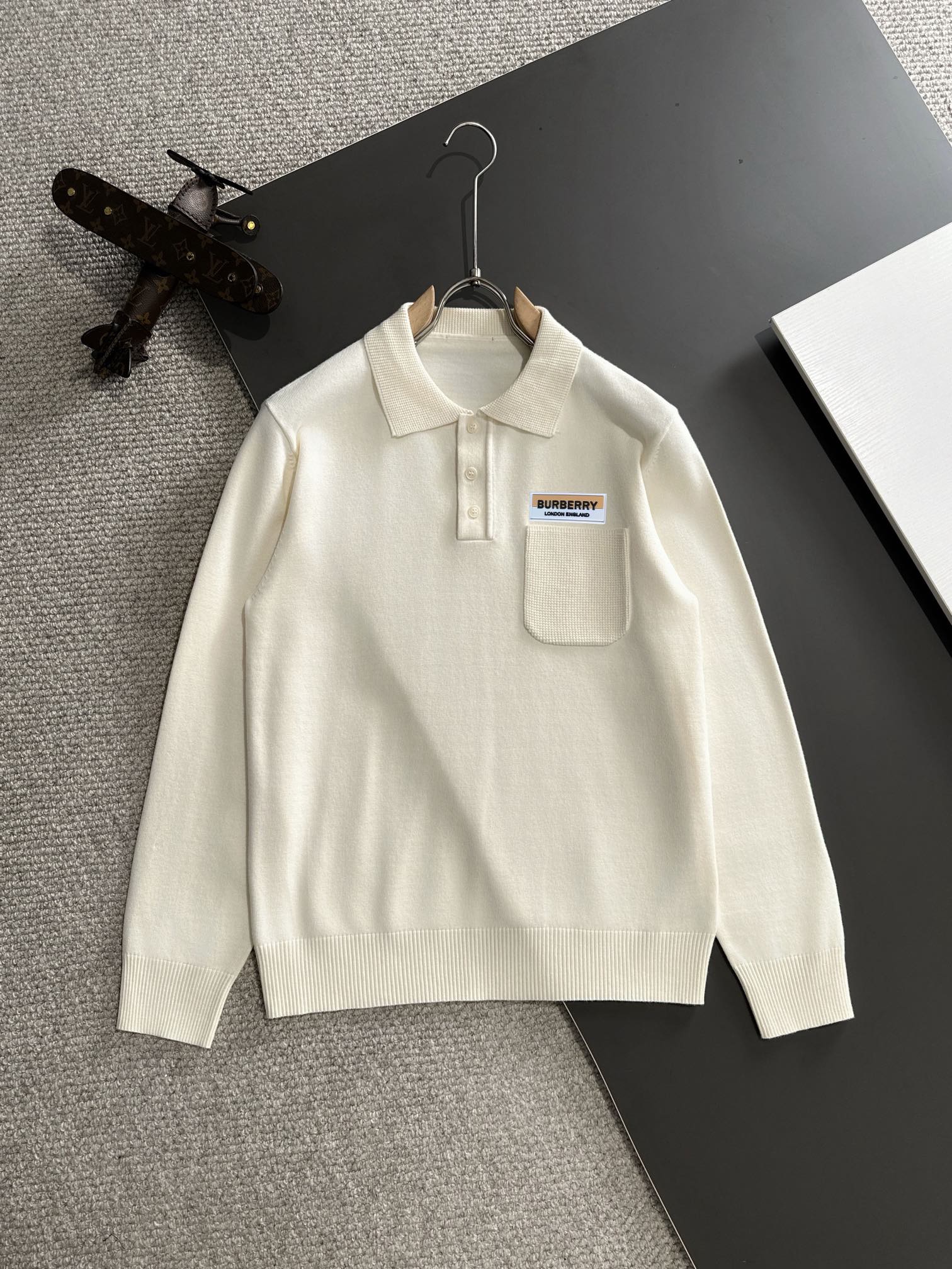 Envío al día siguiente, Burberry, nuevo suéter de cuello alto para otoño-invierno 2024 en la web oficial, éxito de vent…