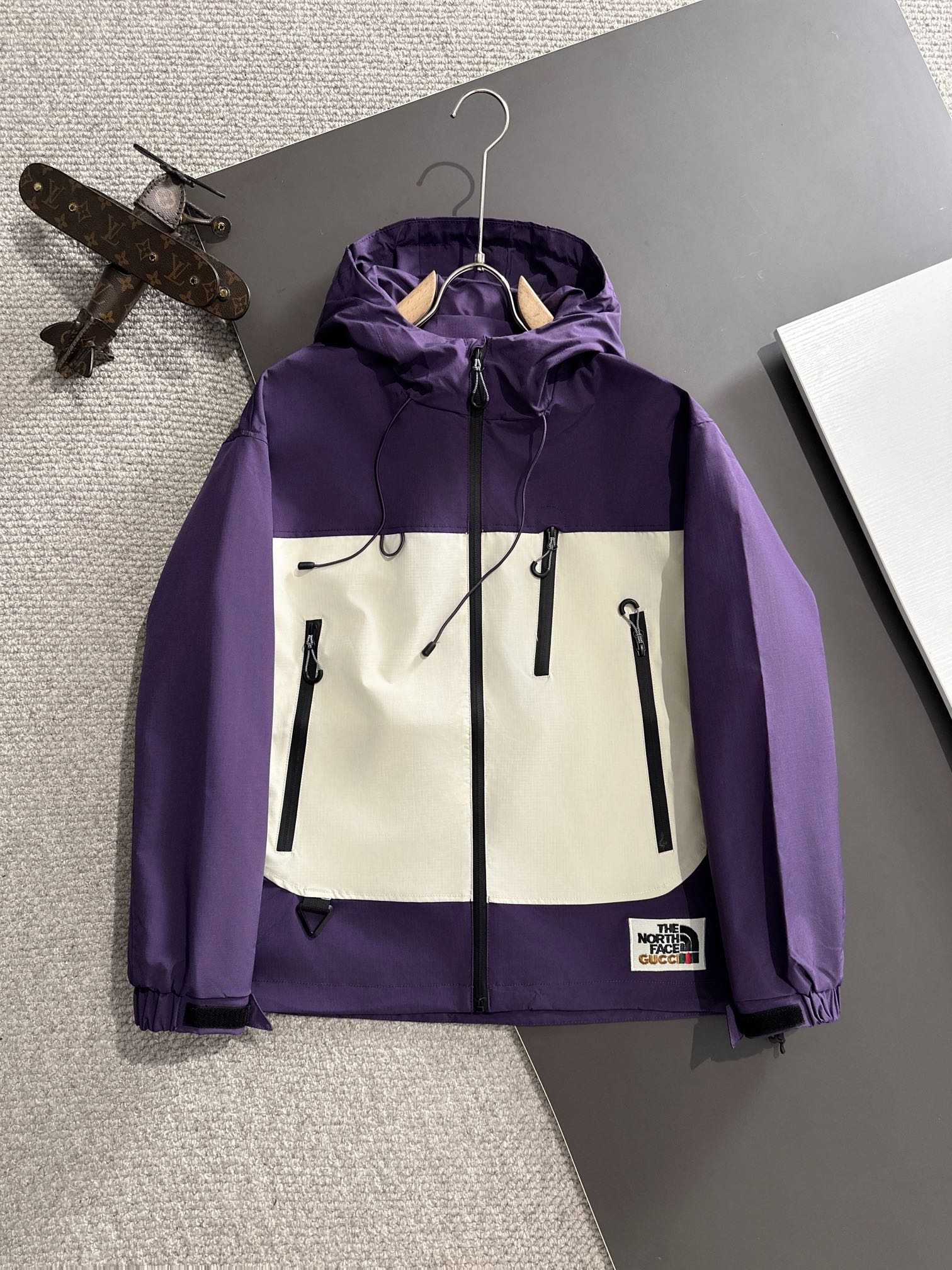 Envío al día siguiente Gucci VS The North Face Otoño/Invierno 2024 última chaqueta de entretiempo con capucha y cremall…