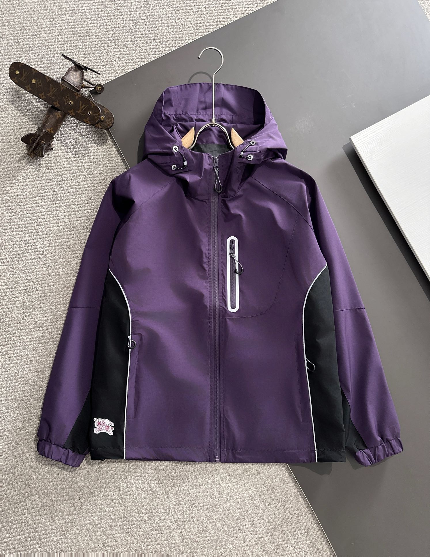 Envío al día siguiente, Burberry, nueva chaqueta de entretiempo con capucha y cremallera para otoño-invierno 2024, tela…