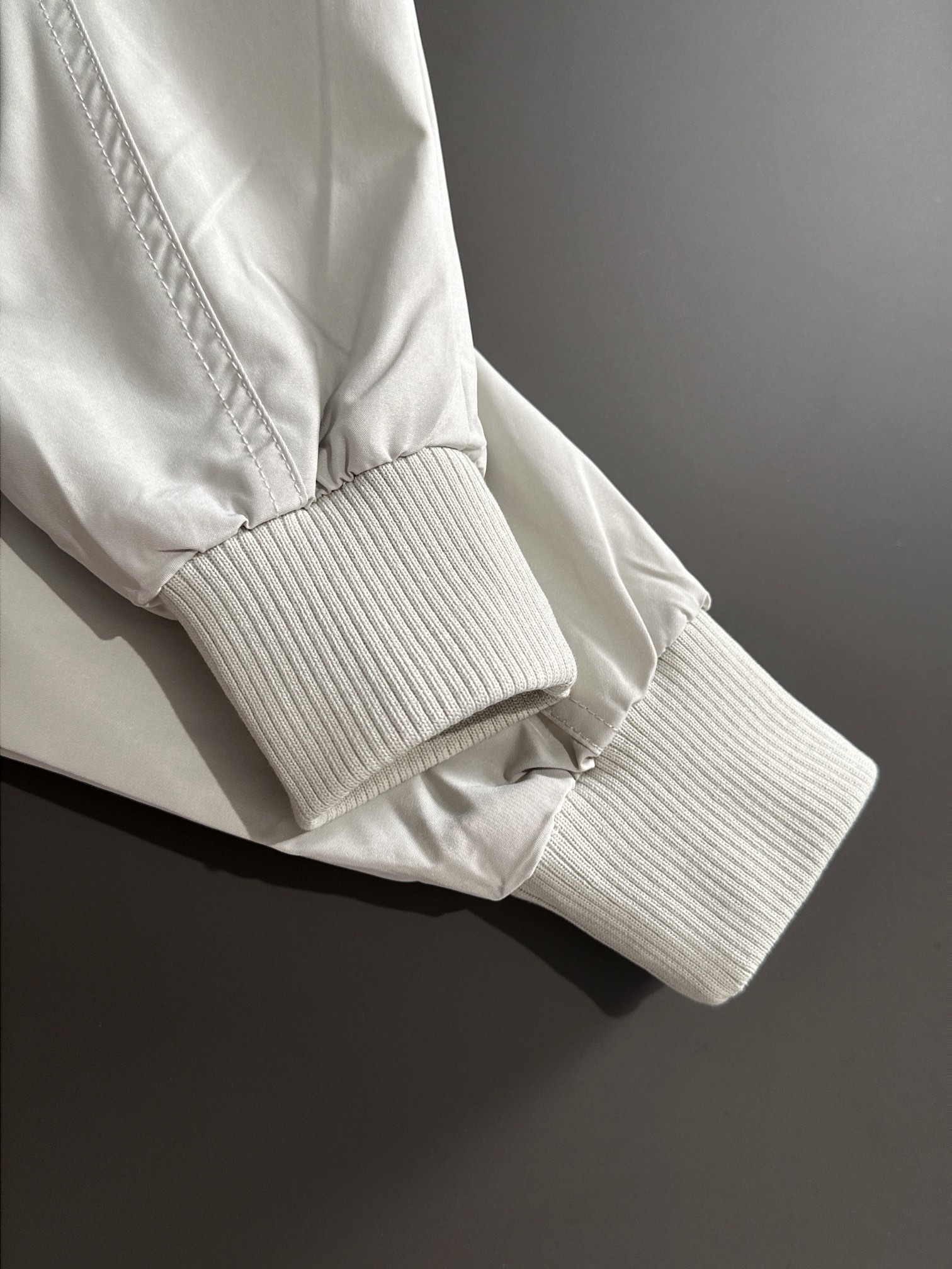 隔天 Gucci 秋冬2024最新款拉链立领风衣夹克外套,双面穿 5