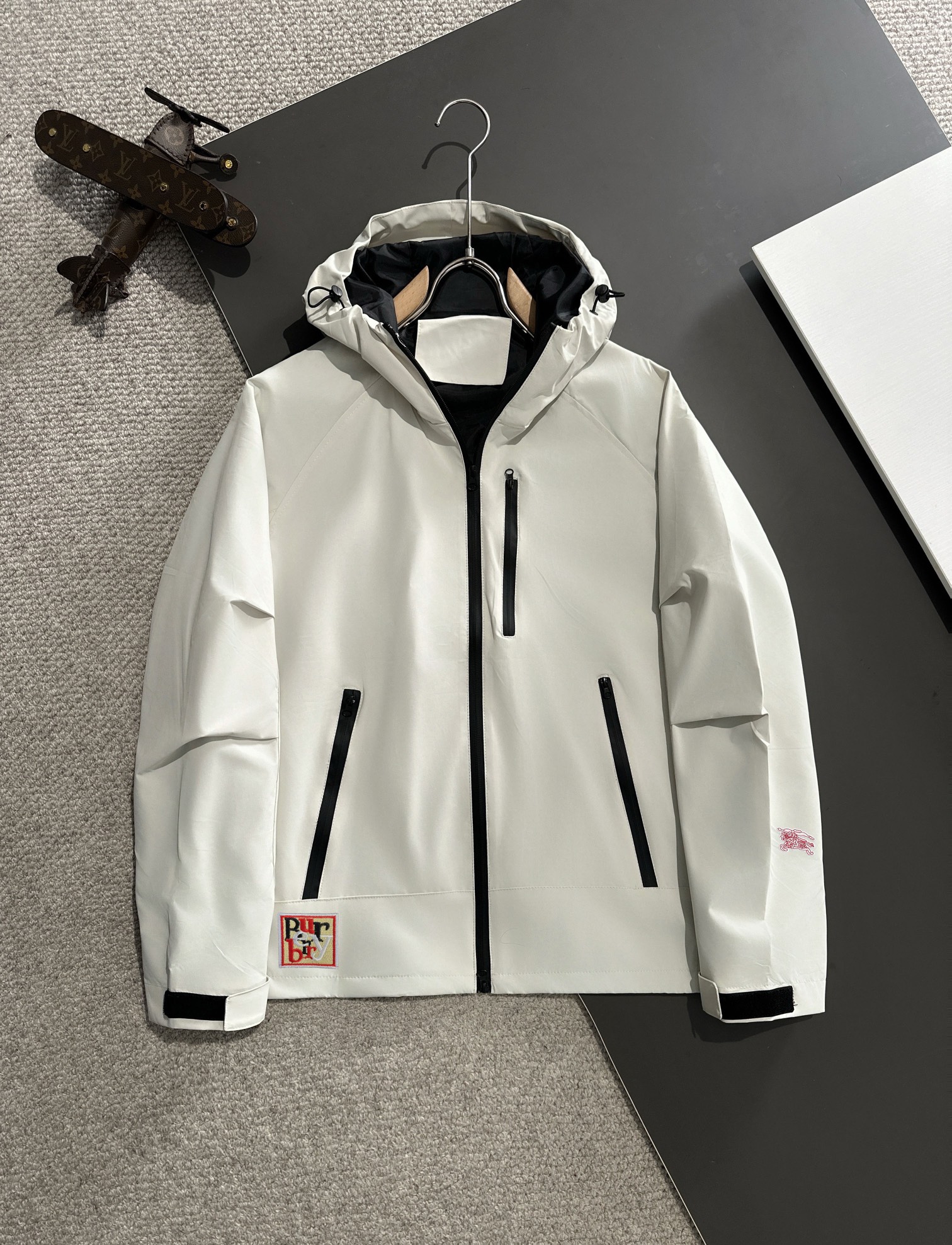 Envío al día siguiente, Burberry, nueva chaqueta de entretiempo con capucha y cremallera para otoño-invierno 2024, tela…