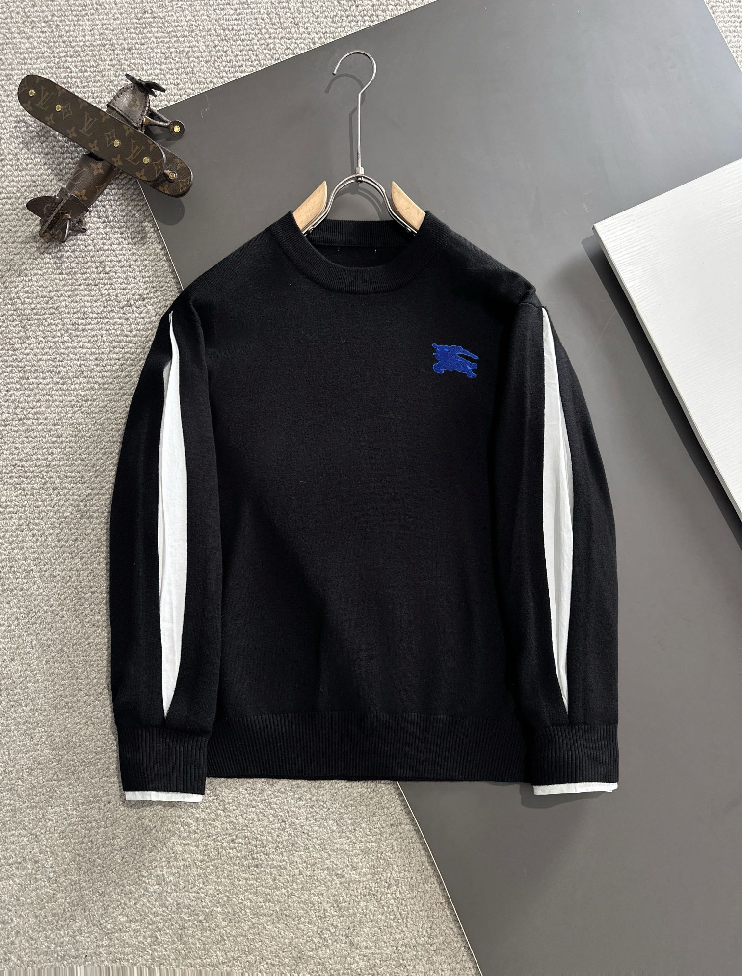 Burberry 2024 sitio web oficial Otoño/Invierno último estilo suéter de cuello redondo, éxito de ventas en tiendas. Mezc…