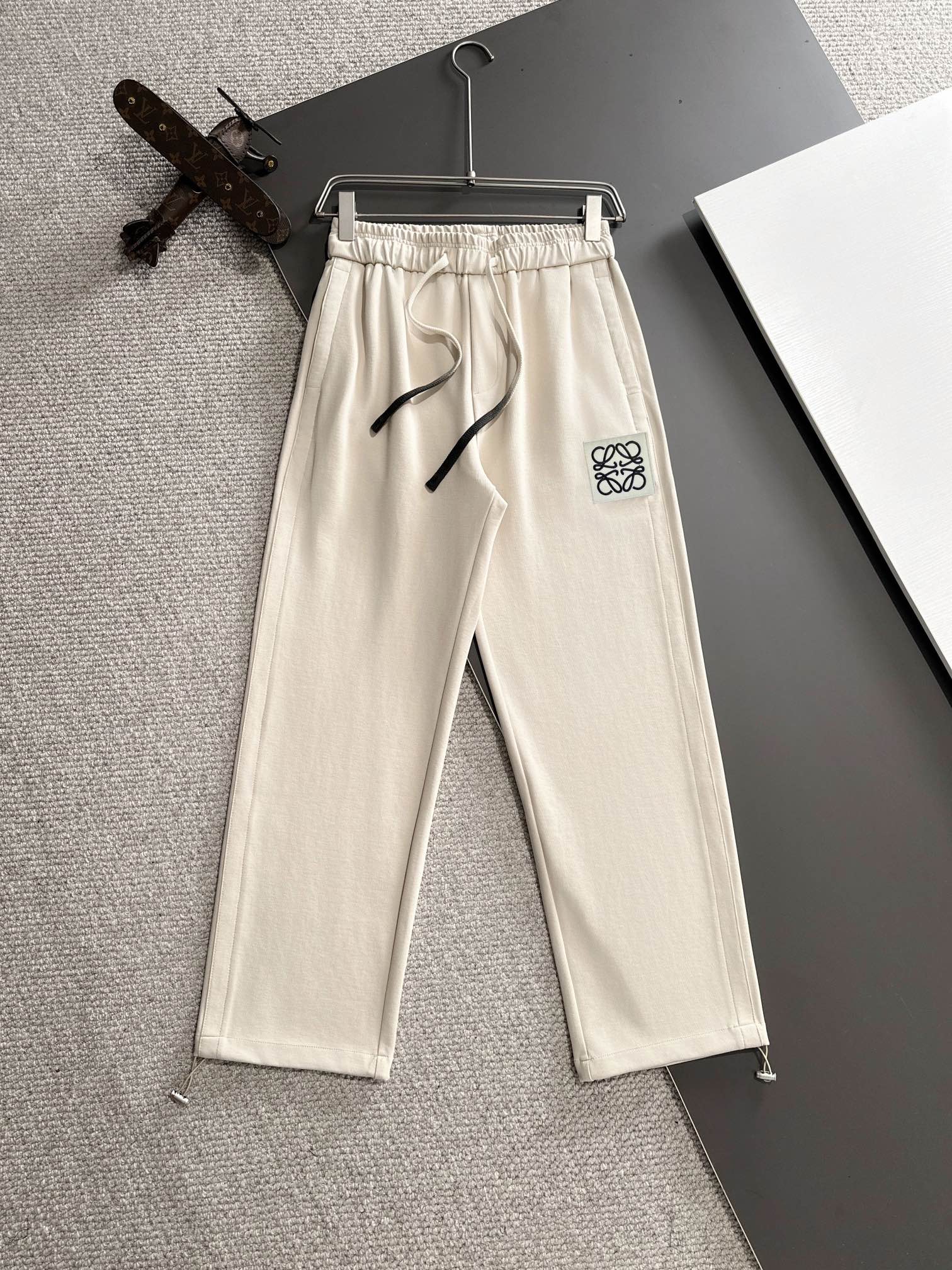 🅿️200 Loewe 2024 otoño/invierno nuevos pantalones casuales con cintura elástica, tejido personalizado de tienda, alta …