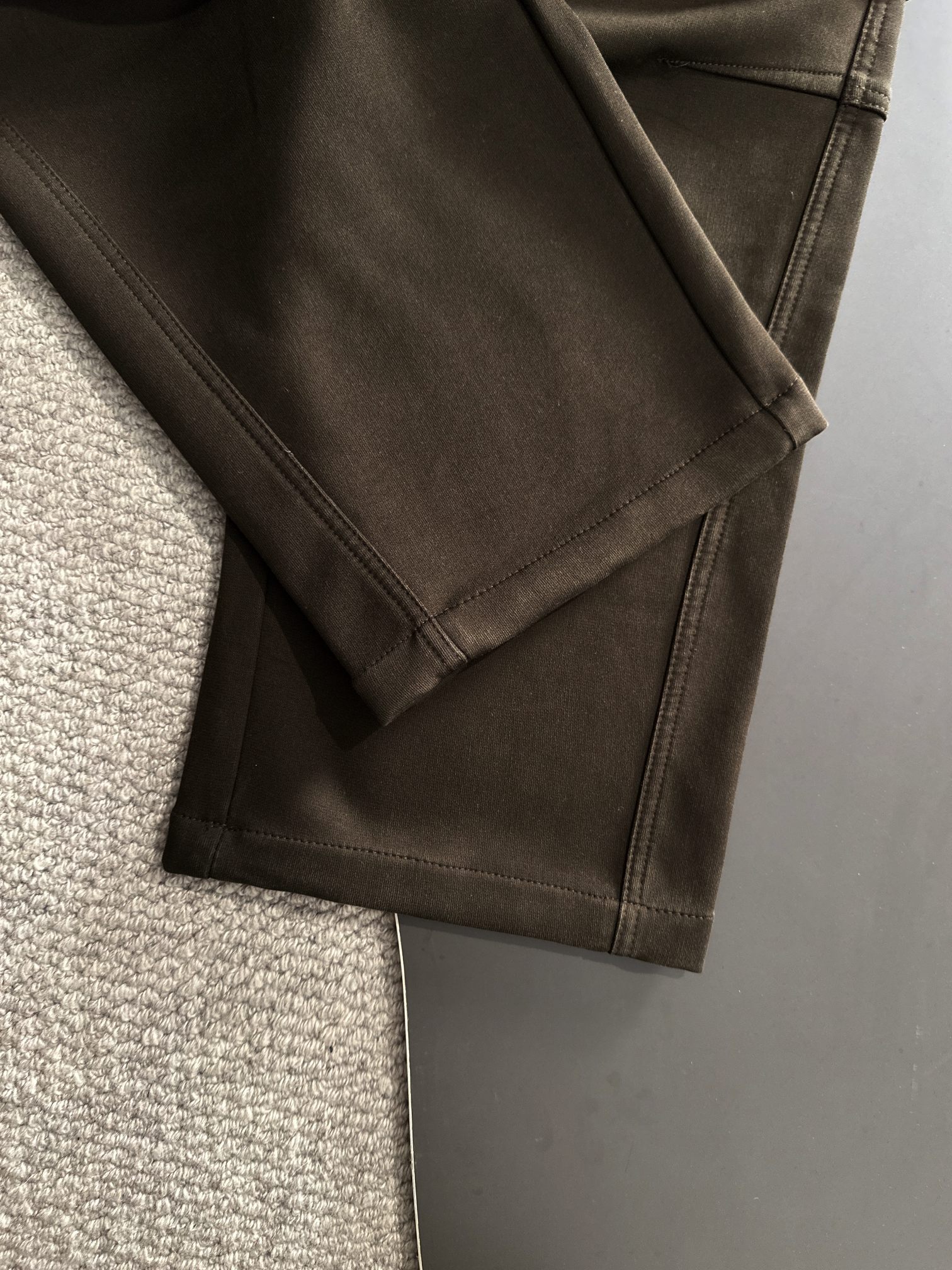 Trendy Leisure Pants 2024: Thick Velvet, Tailored Faceware, High Quality Design - 图片 4