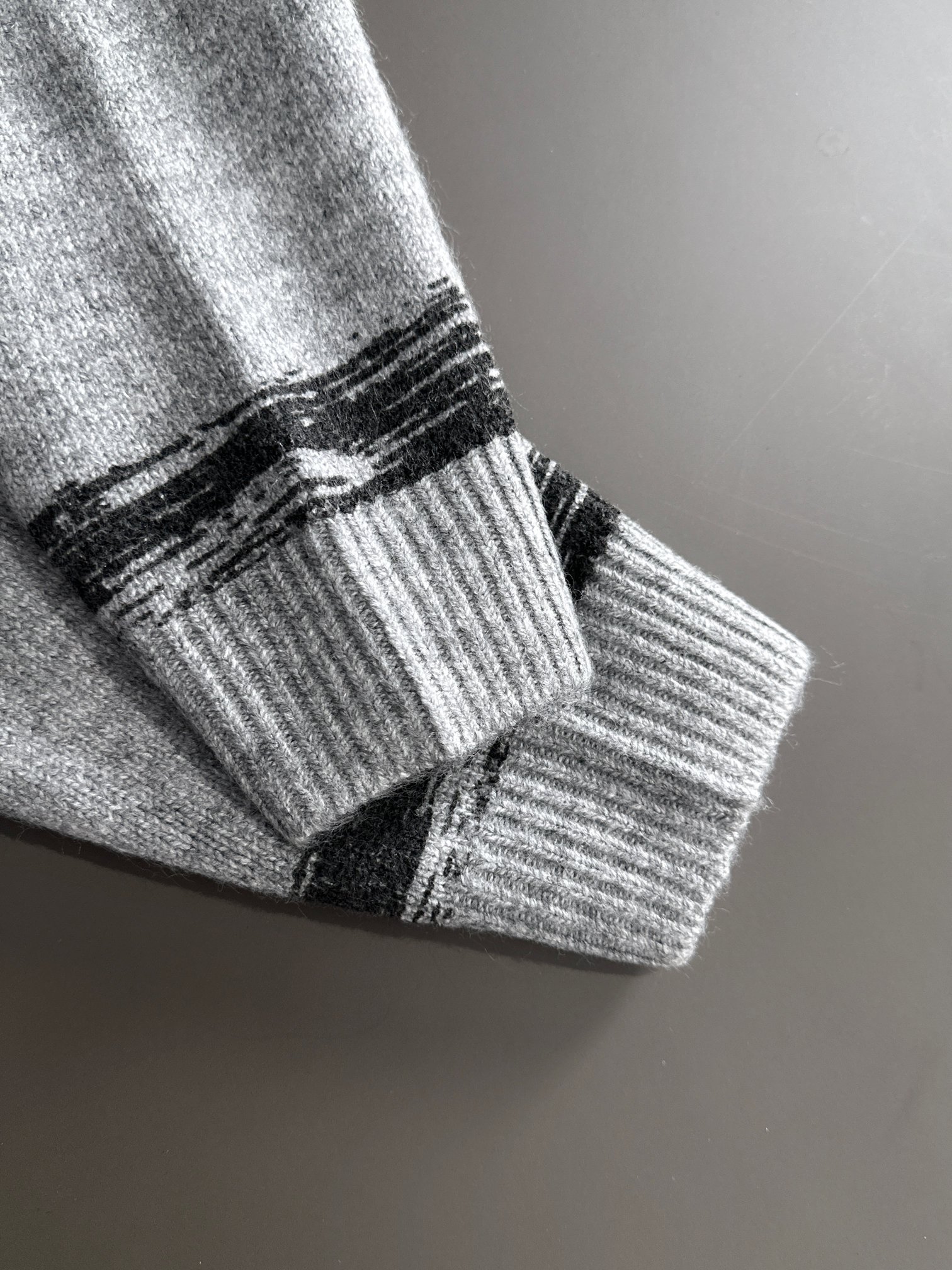 2024 Round-Collar Sweater: Latest Fashion with Wool Mix and Logo Embroidery - 图片 5