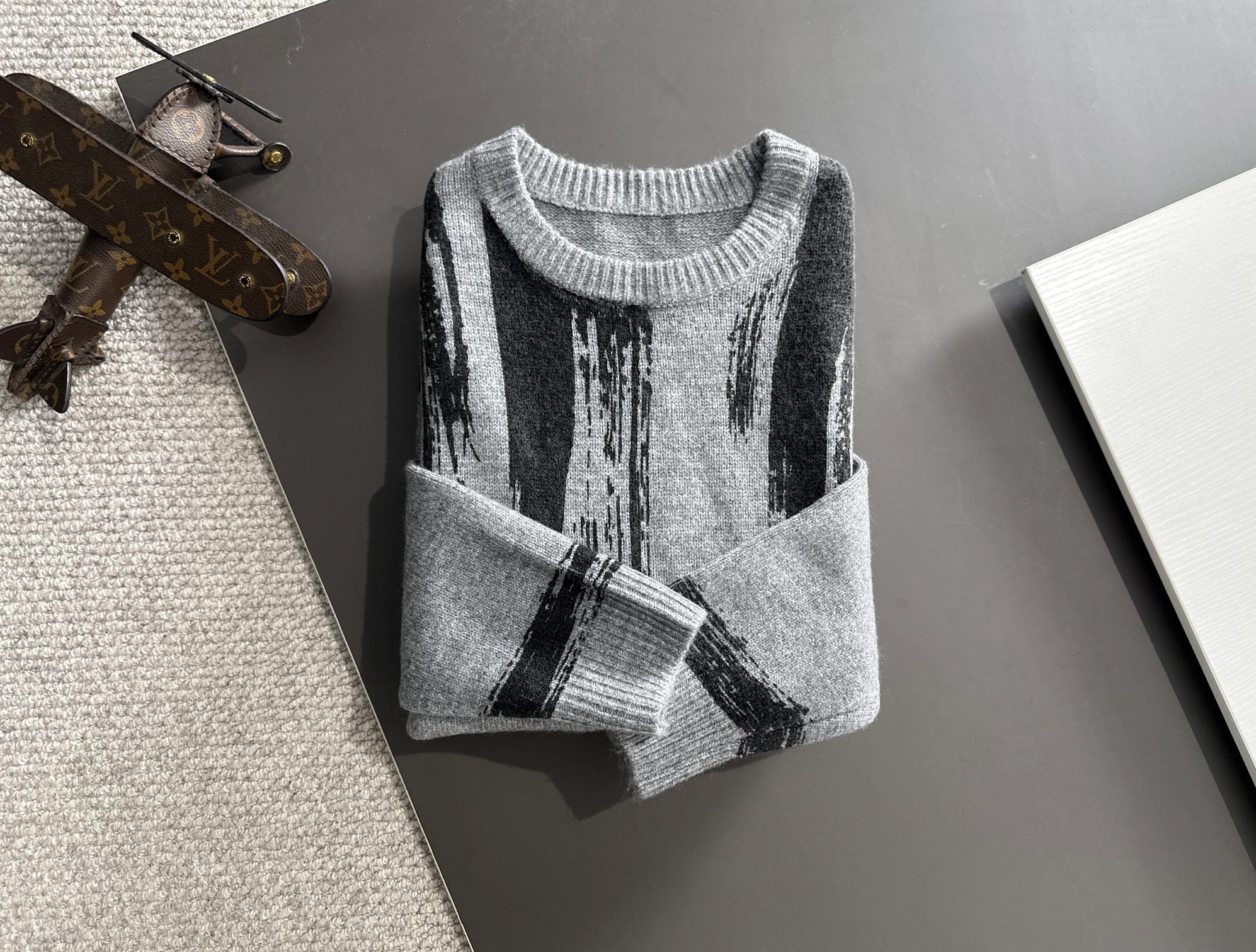2024 Round-Collar Sweater: Latest Fashion with Wool Mix and Logo Embroidery - 图片 8