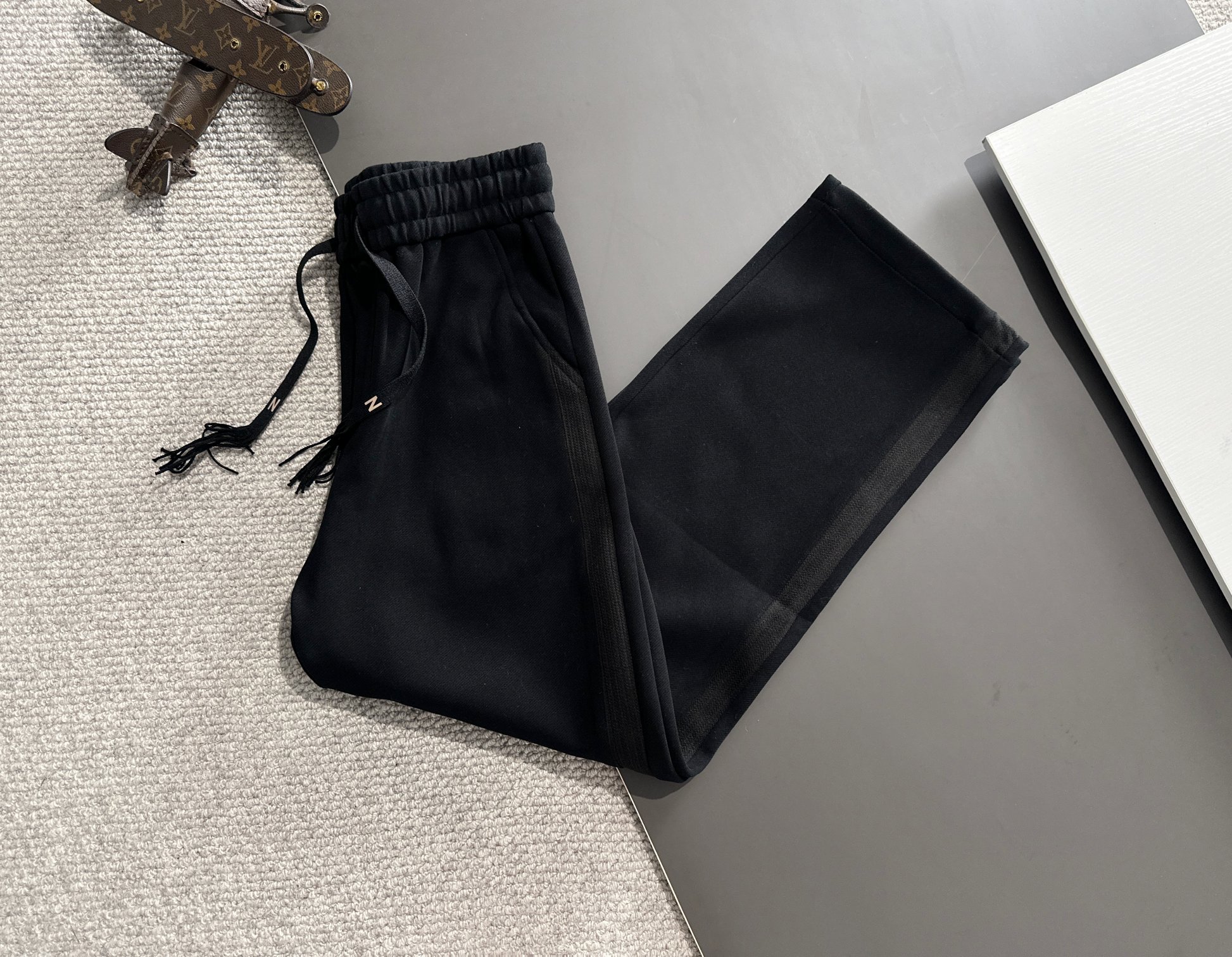 2024 CJCR Twirl-and-Tweak Pants: Thicker Velvet, Tailor-Made Fabric, High Comfort & Quality - 图片 8