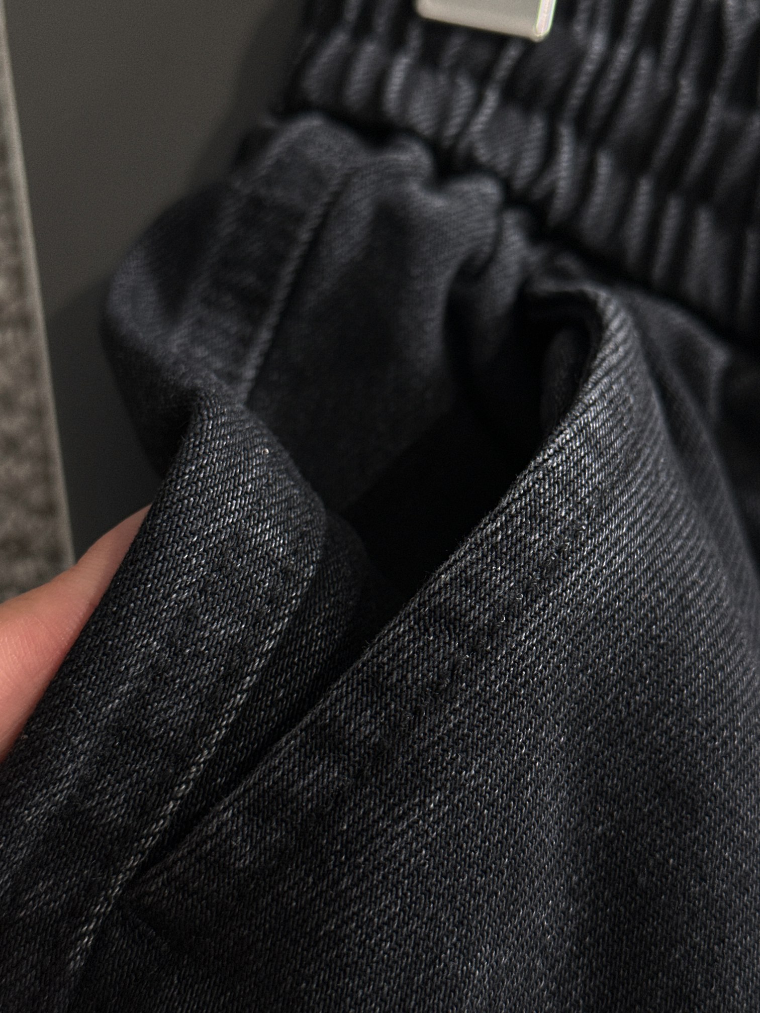 2024 MiuMiu Loose-Tweeted Loafers: High-Quality Velvet with Tailor-Made Comfort - 图片 5