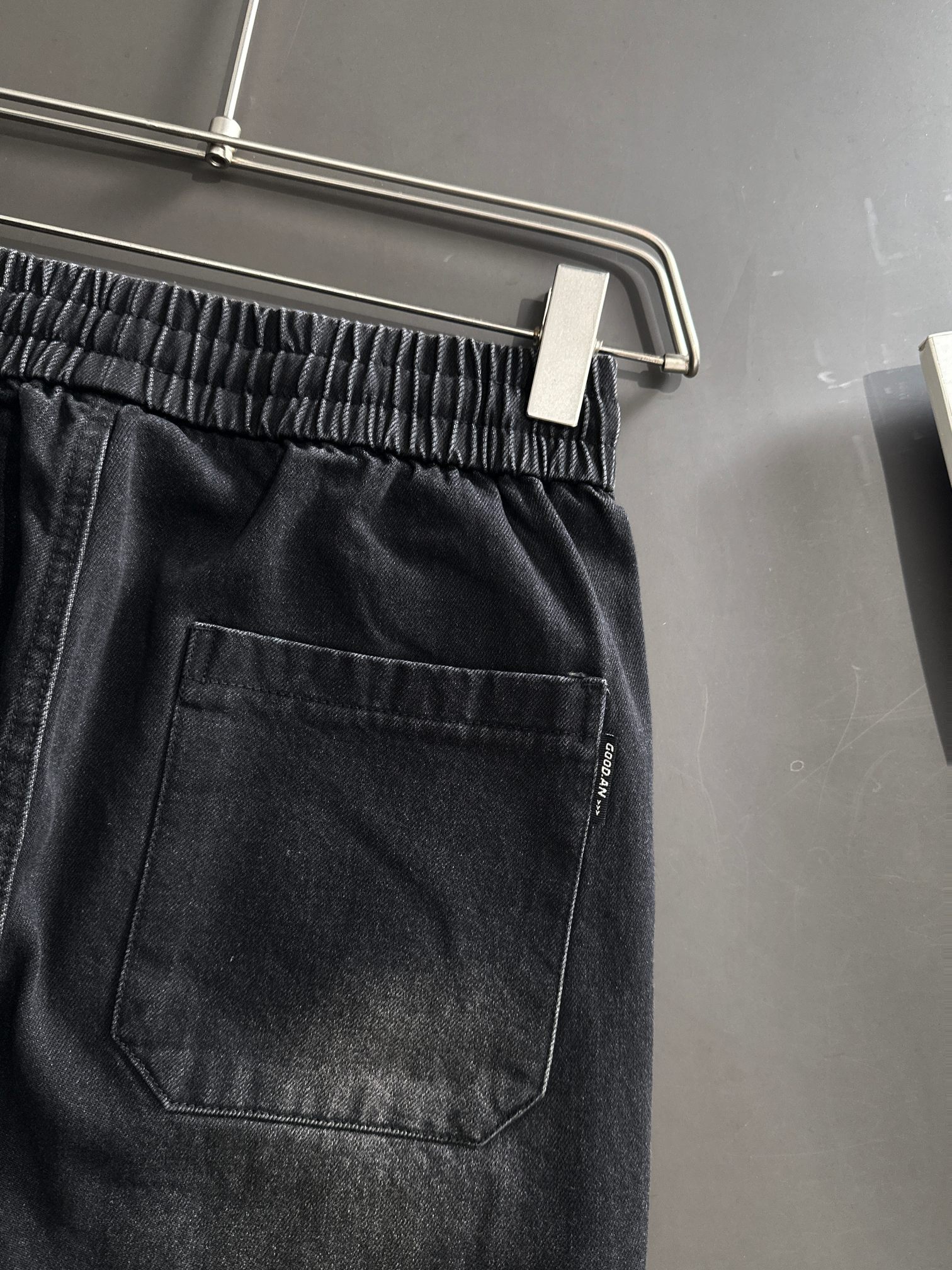 2024 MiuMiu Loose-Tweeted Loafers: High-Quality Velvet with Tailor-Made Comfort - 图片 4