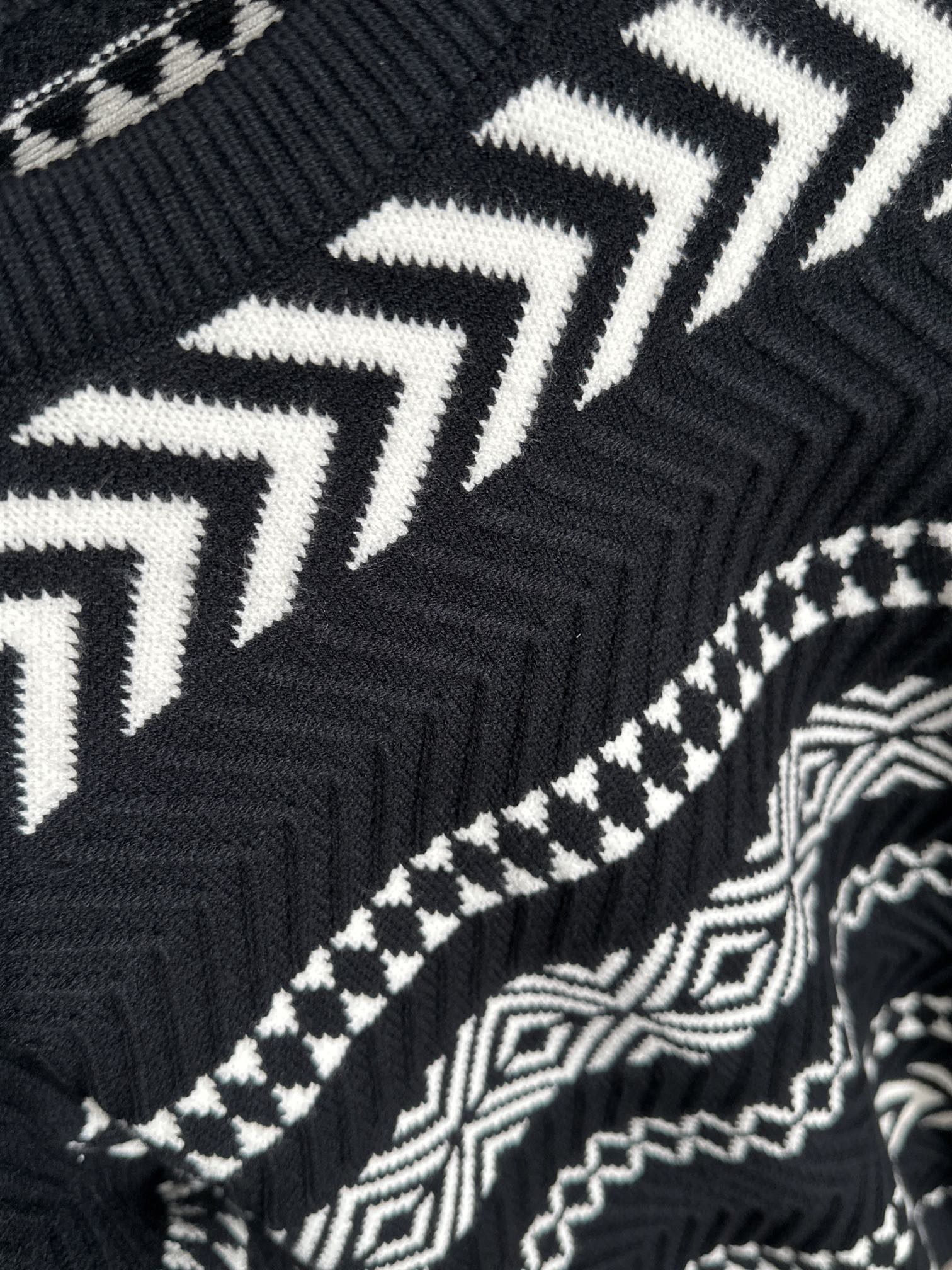 2024 Autumn/Winter Round-Collar Sweater by Cjcr Prada: Wool Blend, Logo Embroidery, Sizes M-3XL - 图片 6