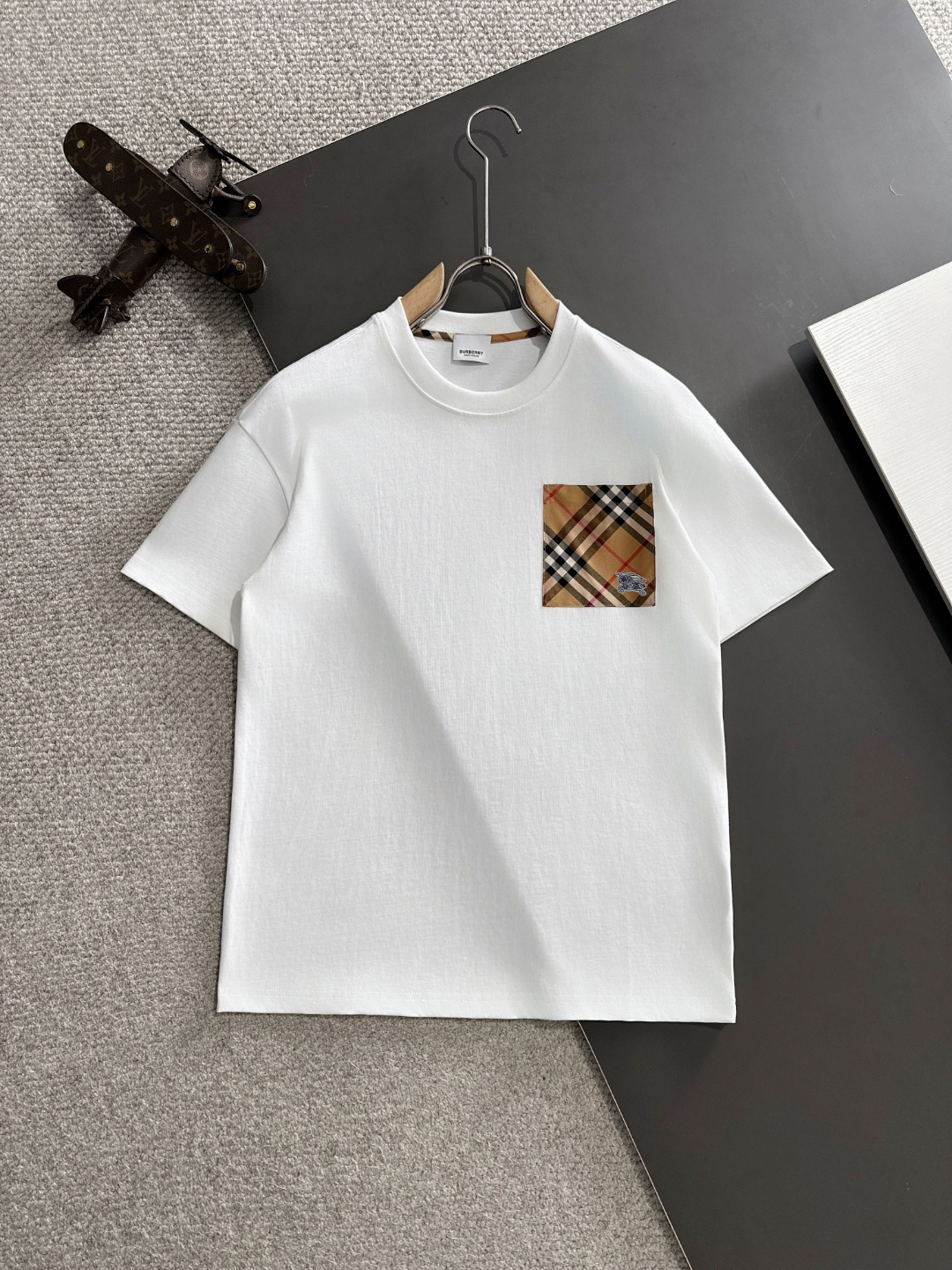 Envío al día siguiente Burberry 2025 nuevo estilo de primavera y verano (calidad superior, moneda diferenciada) lanza t…