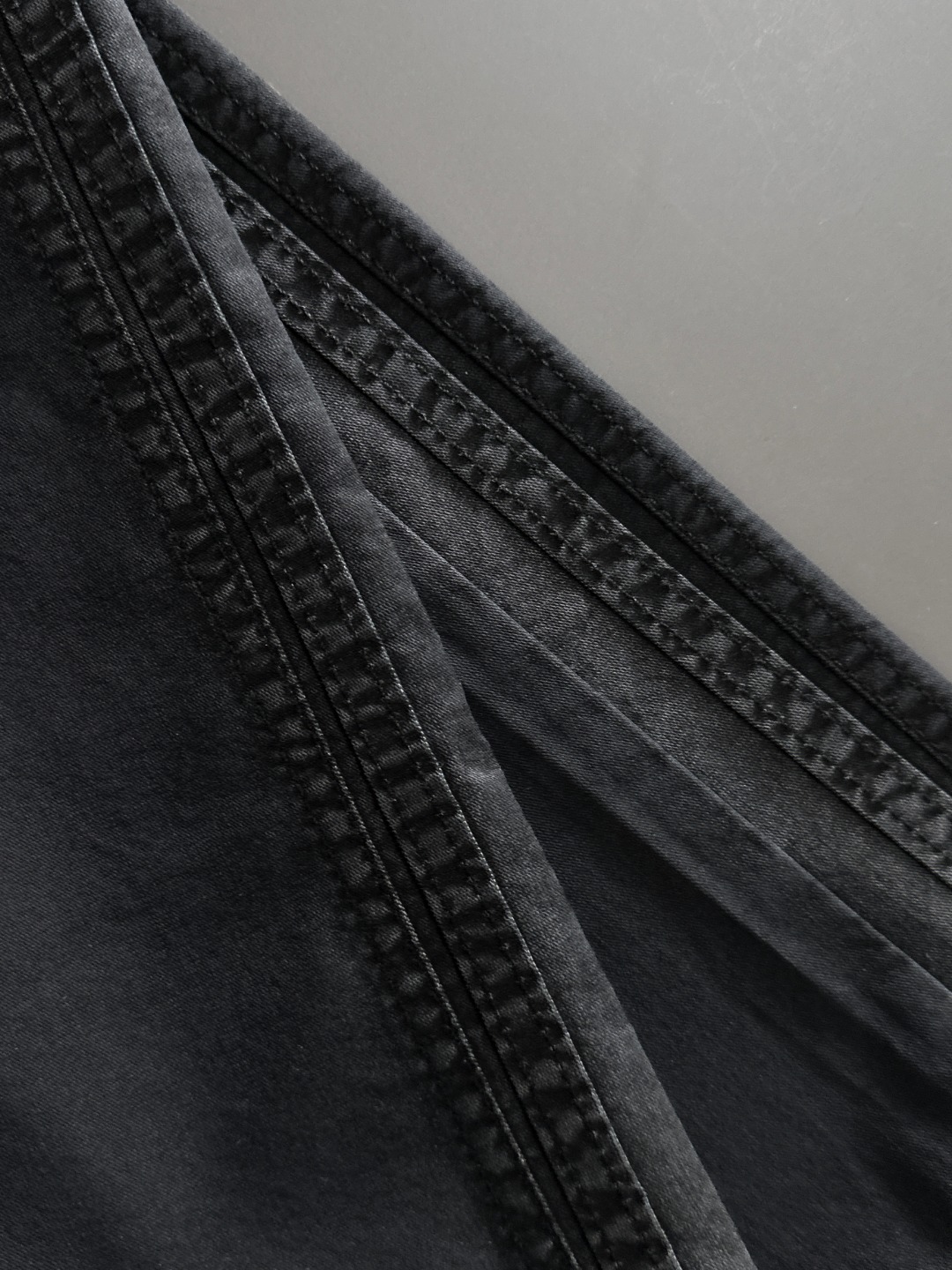 2025 Spring-Summer Collection: High-Quality Tailored Pants for Thin Cabinets - 图片 5