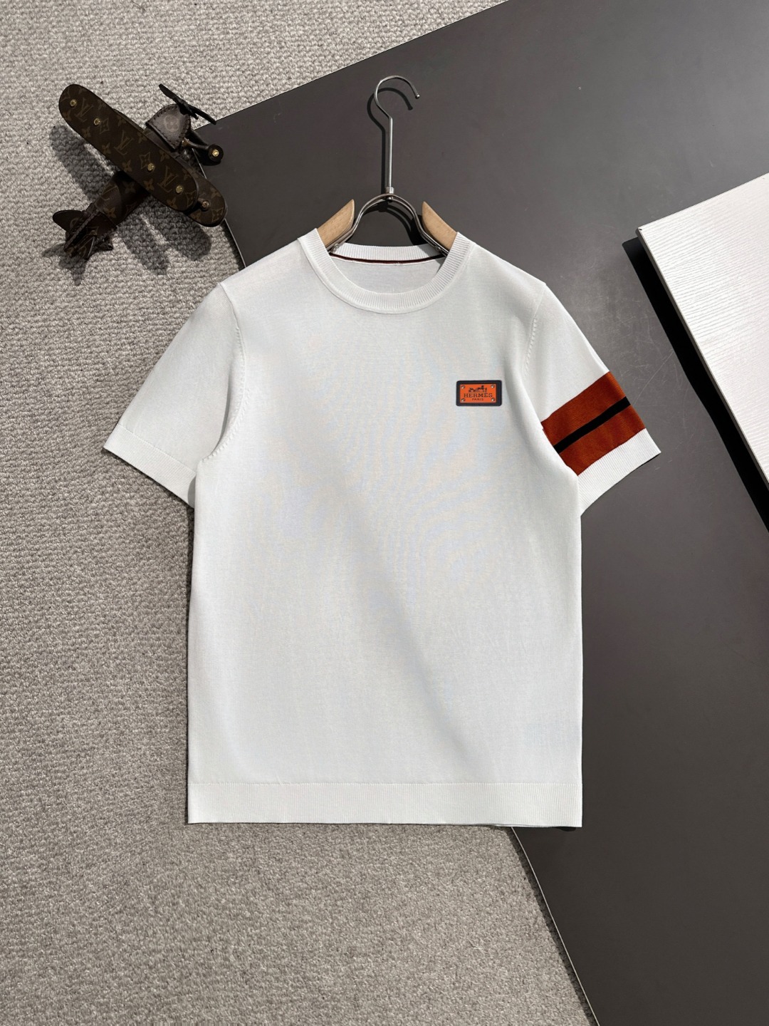Envío al día siguiente. Hermès 2025 nueva colección de primavera/verano para hombre, camiseta de manga corta con cuello…
