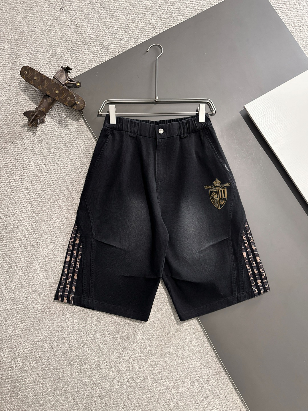 Envío al día siguiente. Artículo de alta gama. Fendi 2025 nueva colección de primavera-verano, pantalones cortos casual…
