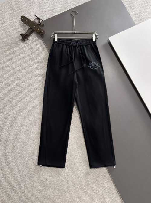 Dior 2025 Spring/Summer Elastic Waist Casual Pants, Thin Fabric, Soft and Comfortable 1 Dior 2025 Spring/Summer Elastic Waist Casual Pants, Thin Fabric, Soft and Comfortable