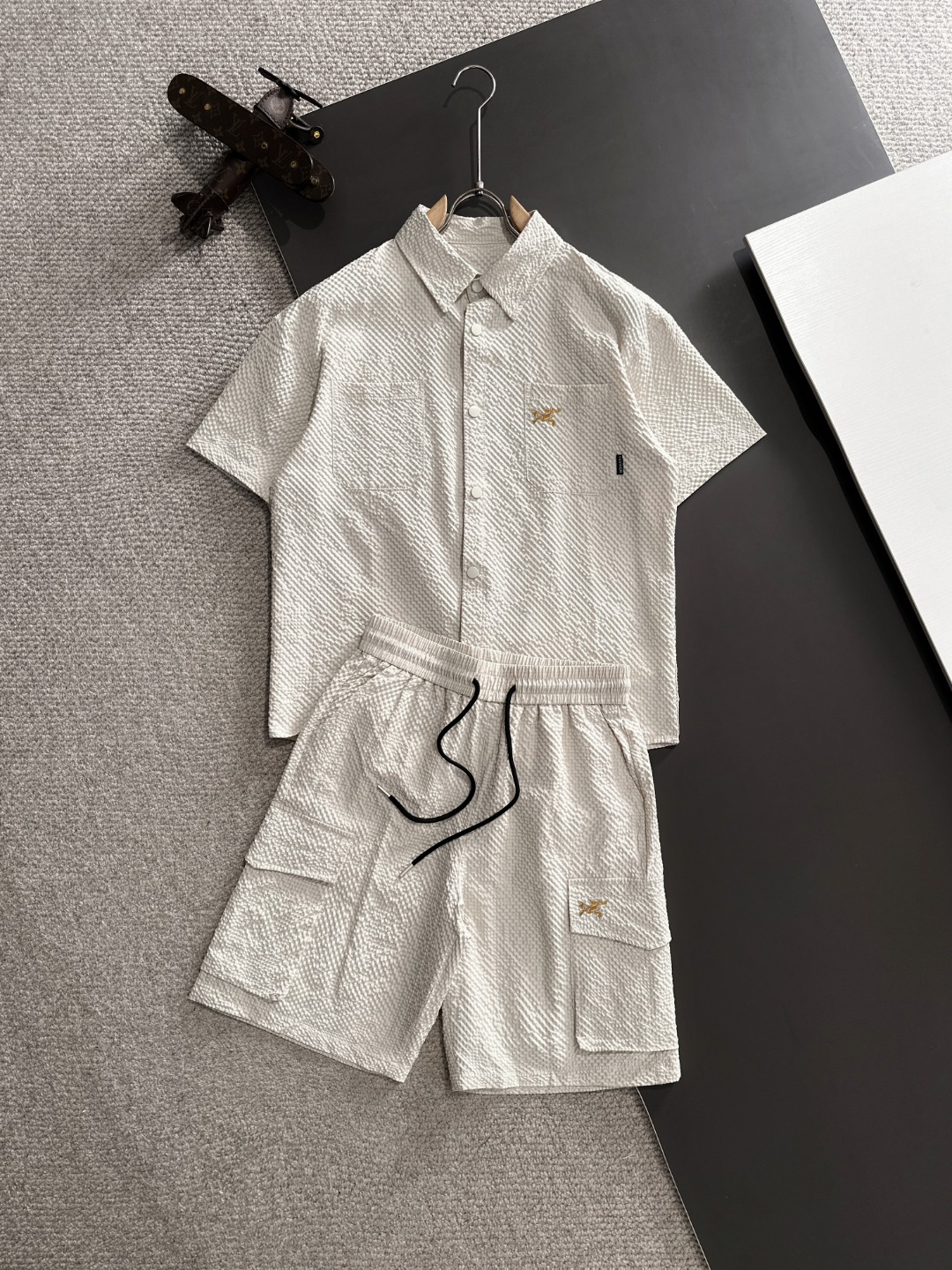 2025 New Summer Leisure Suit: P744 High-Quality, Customized Liquid Ammonium Cotton Fabric. - 图片 1