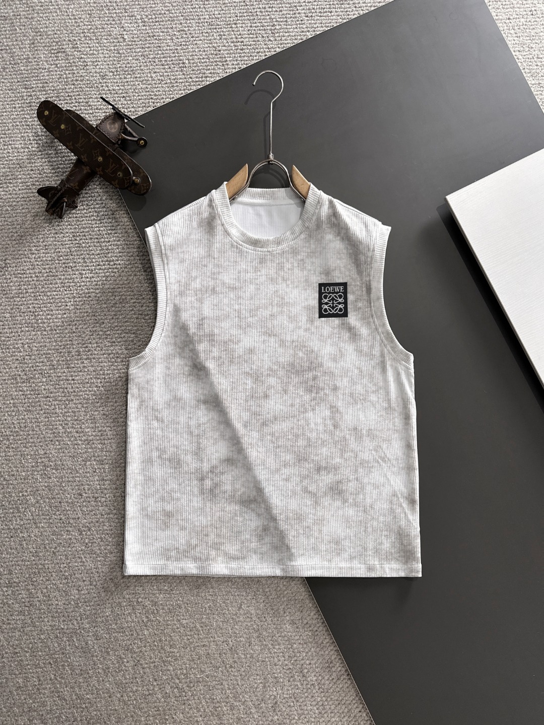 2025 Summer Leisure Suit: High-Quality Fabric, Comfortable Fit, Elegant Design - 图片 1