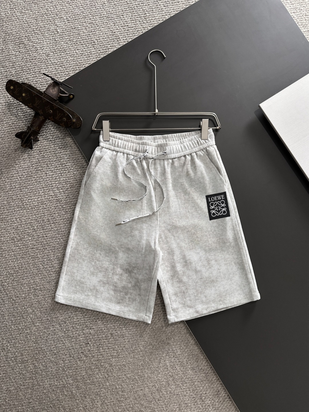 2025 Summer Leisure Suit: High-Quality Fabric, Comfortable Fit, Elegant Design - 图片 5