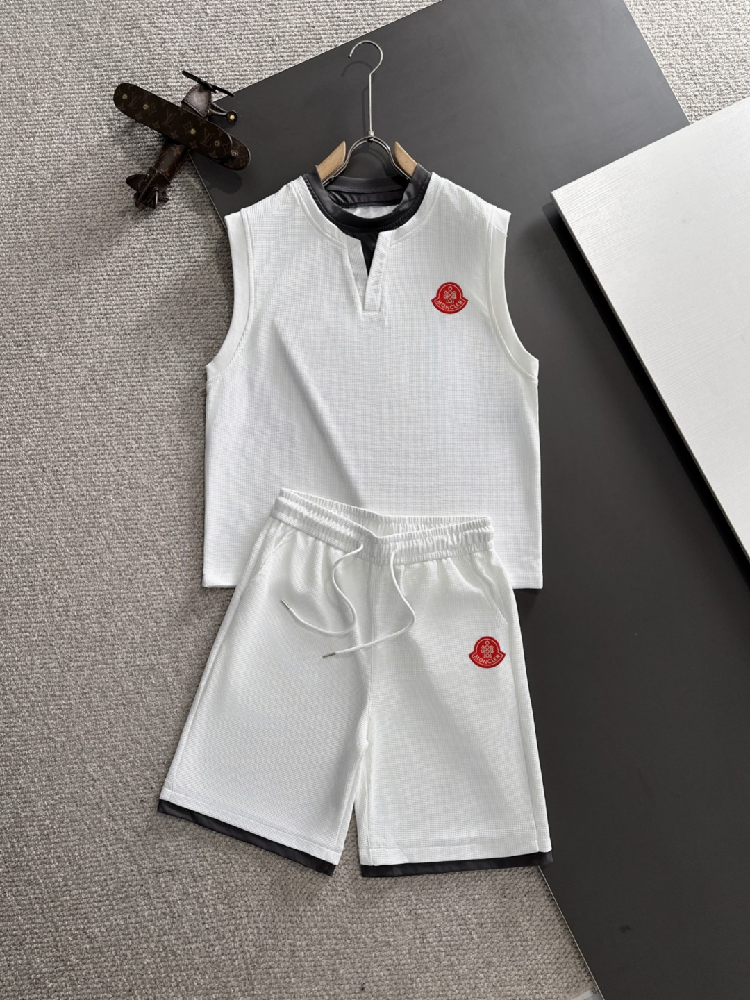 2025 Summer Leisure Suit: High Quality, Customized, Sophisticated Details - 图片 1
