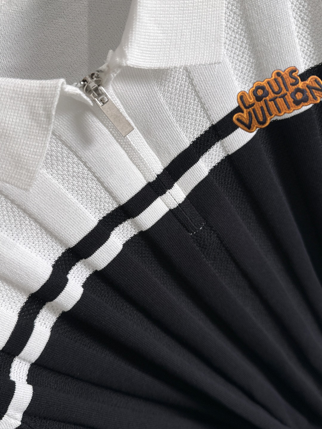 Louis Vuitton 2025 Fall/Winter Men's Polo Shirt, Cotton Knit, Embroidered Logo 8 o 1j1l7gcmvu971cl41b4l6d11co1