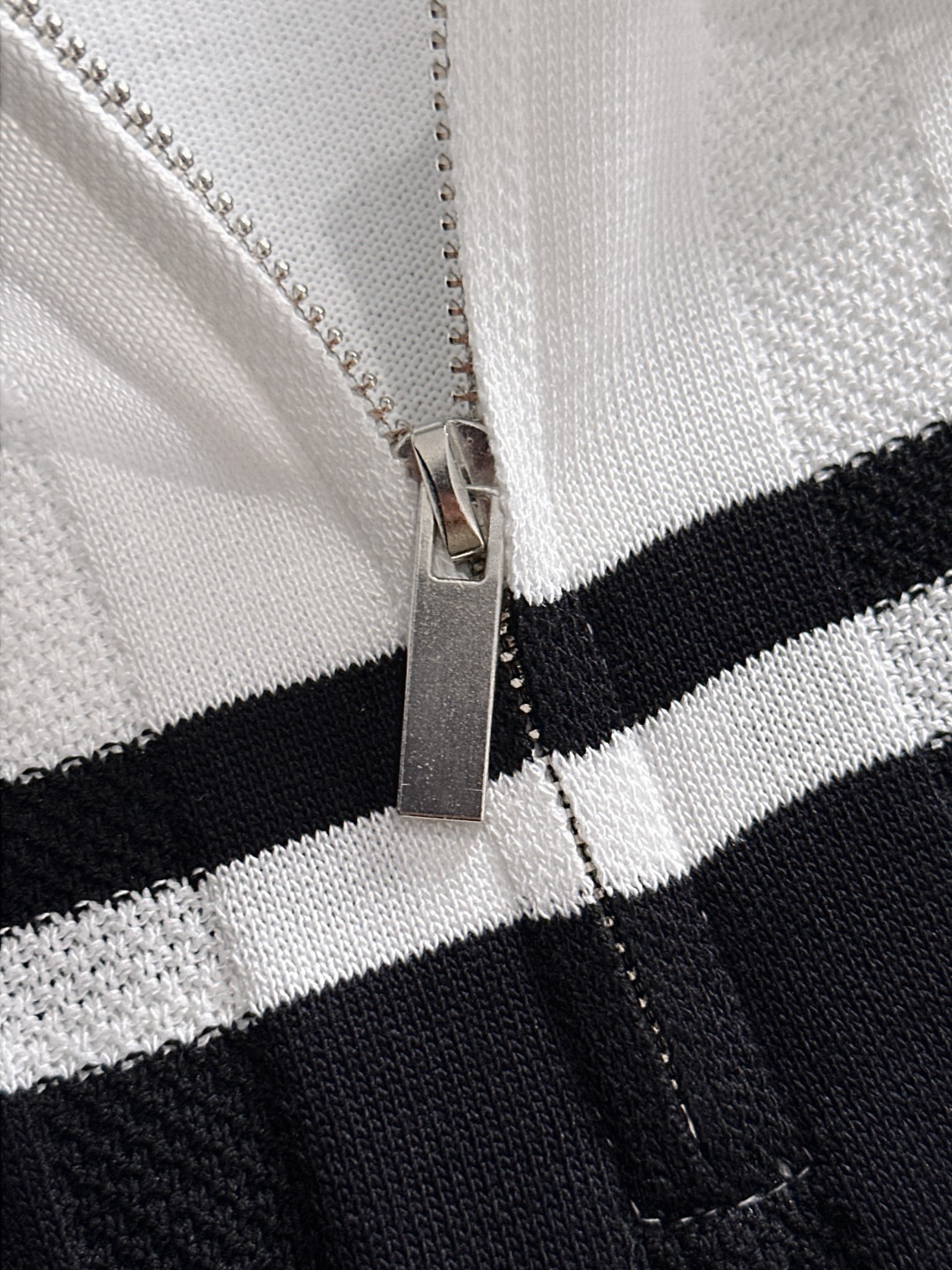 Louis Vuitton 2025 Fall/Winter Men's Polo Shirt, Cotton Knit, Embroidered Logo 5 o 1j1l7gcn0aih1bui284kq41qoi5