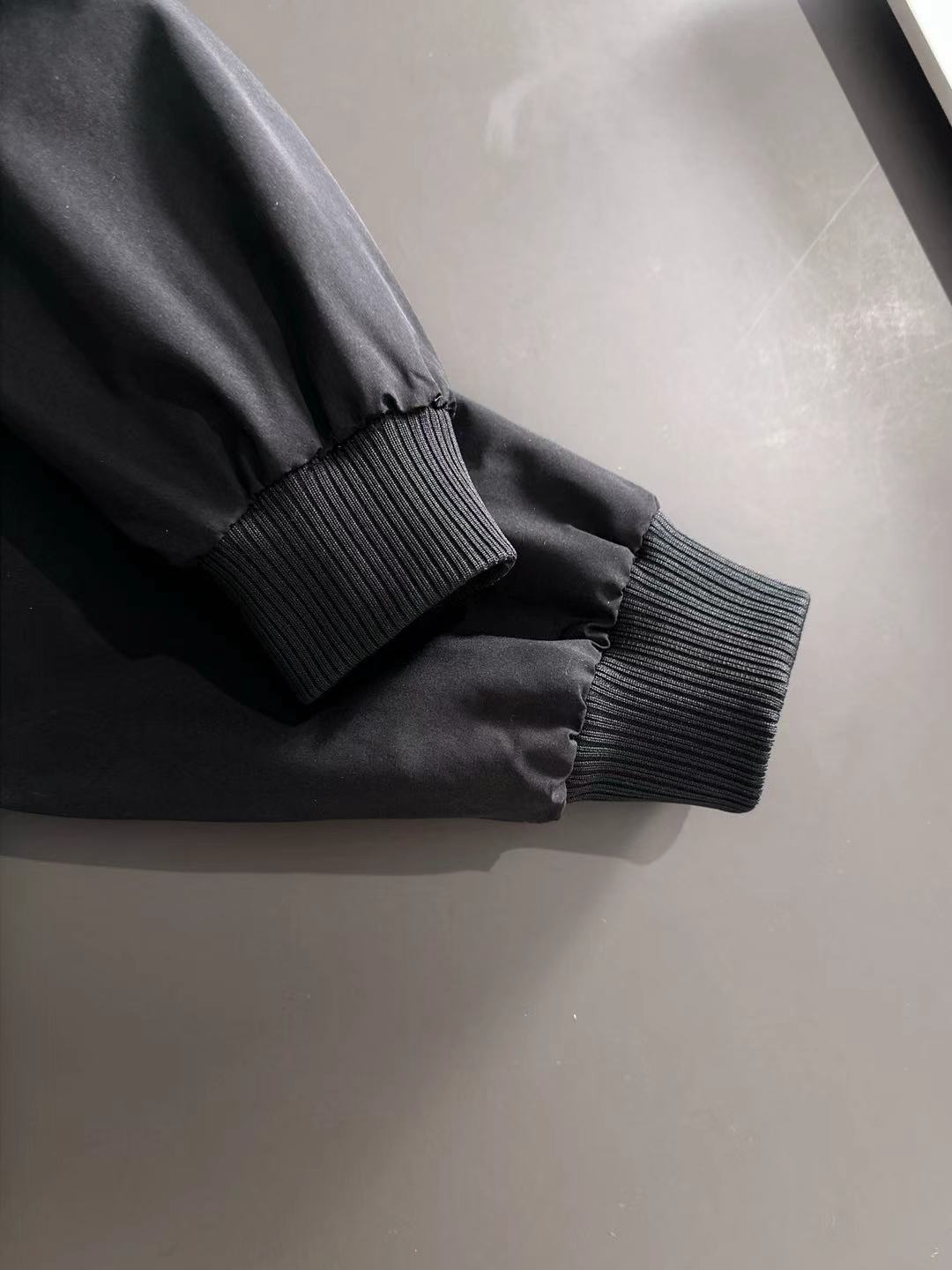 两天货期 芬迪 🔥🔥高端定制 2025冬季官网最新款爆款羽绒服 客供原版订制五金配件全进口原版定制 欢迎