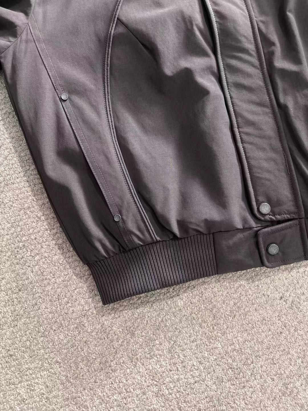 两天货期 芬迪 🔥🔥高端定制 2025冬季官网最新款爆款羽绒服 客供原版订制五金配件全进口原版定制 欢迎