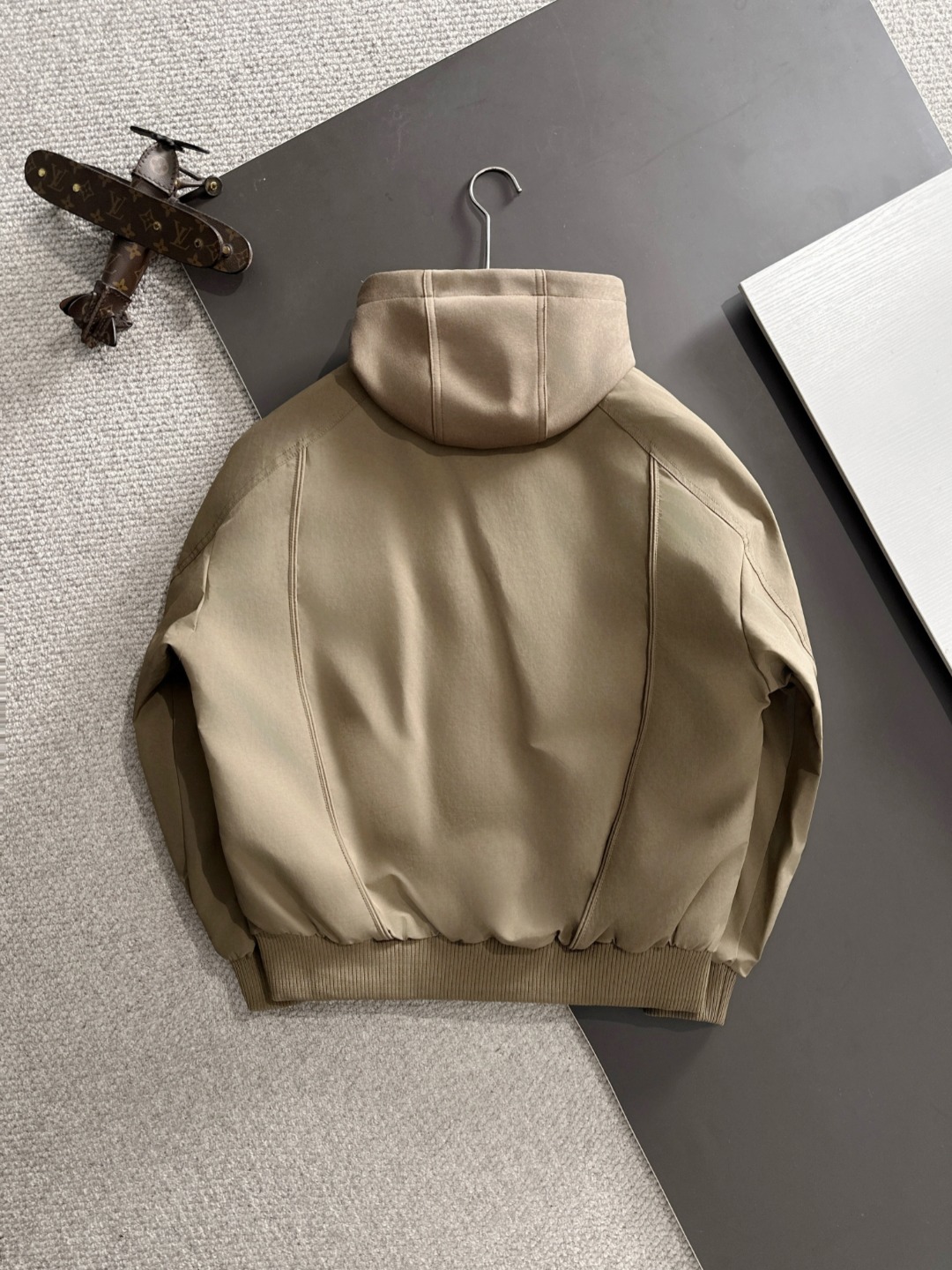 两天货期 芬迪 🔥🔥高端定制 2025冬季官网最新款爆款羽绒服 客供原版订制五金配件全进口原版定制 欢迎