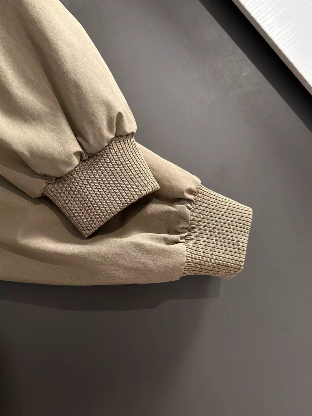 两天货期 芬迪 🔥🔥高端定制 2025冬季官网最新款爆款羽绒服 客供原版订制五金配件全进口原版定制 欢迎