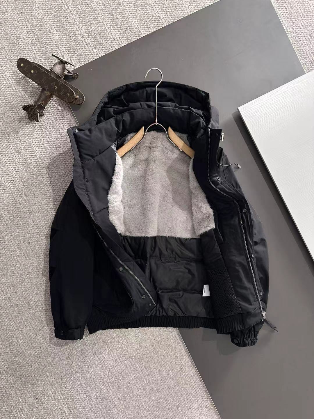 两天货期 大鹅 🔥🔥高端定制 2025冬季官网最新款爆款羽绒服 客供原版订制五金配件全进口原版定制 欢迎