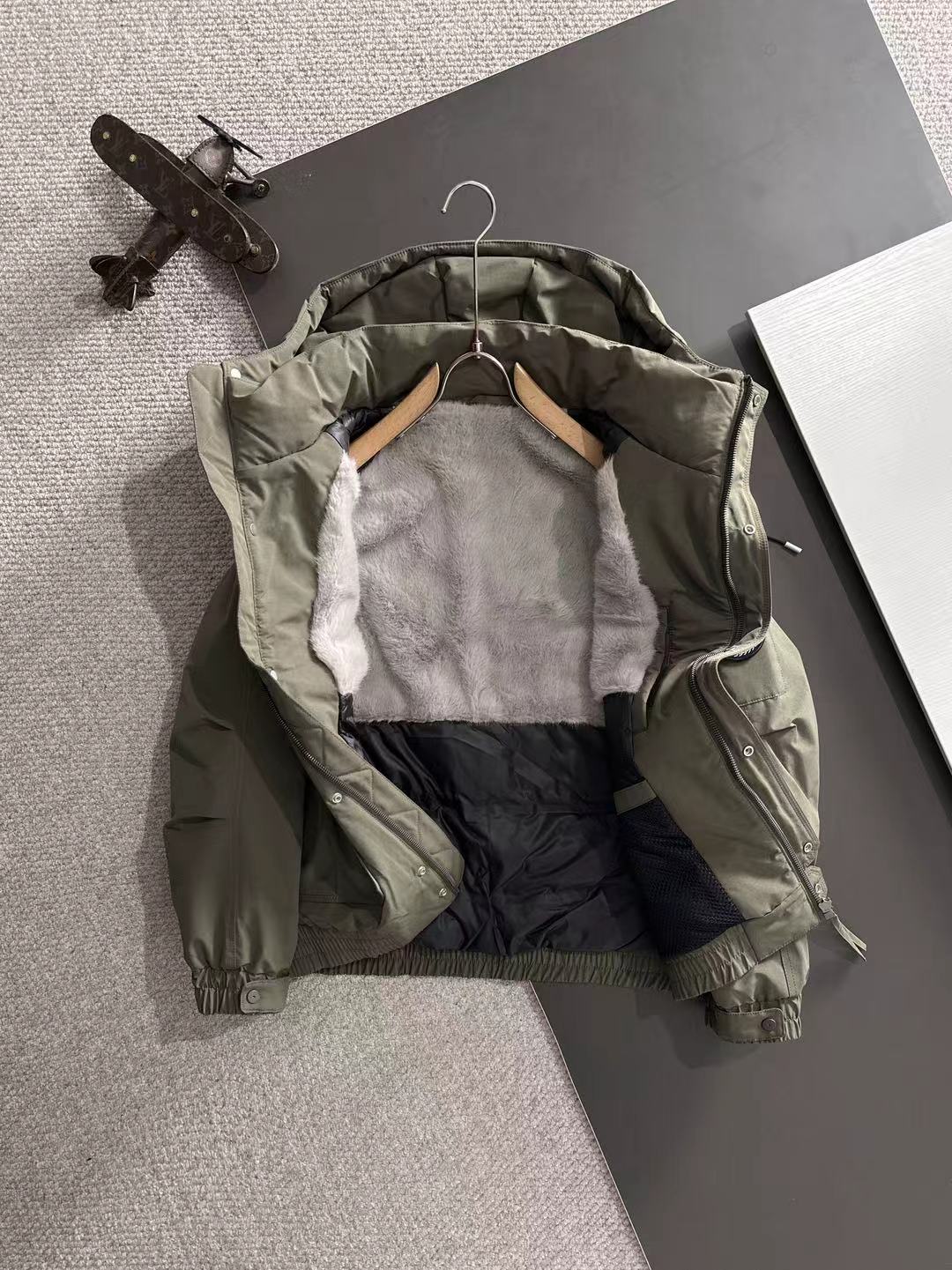 两天货期 大鹅 🔥🔥高端定制 2025冬季官网最新款爆款羽绒服 客供原版订制五金配件全进口原版定制 欢迎