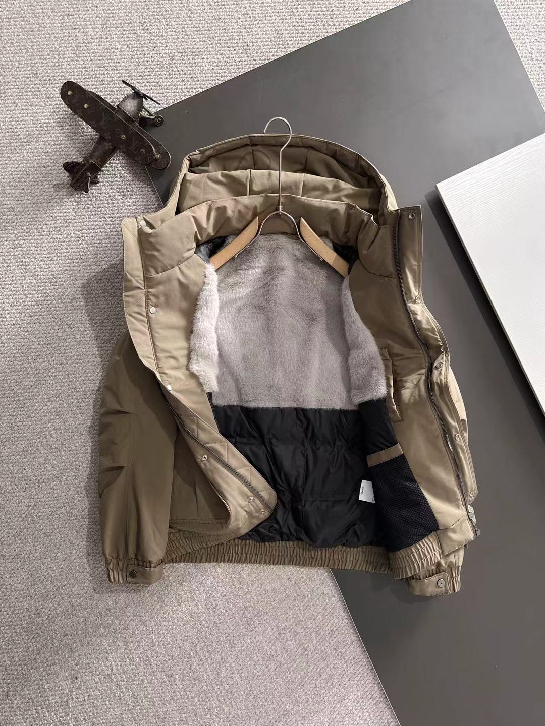 两天货期 大鹅 🔥🔥高端定制 2025冬季官网最新款爆款羽绒服 客供原版订制五金配件全进口原版定制 欢迎