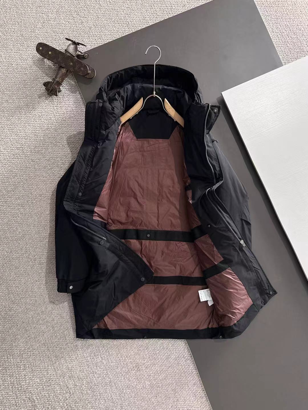 两天货期 蒙口 🔥🔥高端定制 2025冬季官网最新款爆款羽绒服 客供原版订制五金配件全进口原版定制 欢迎