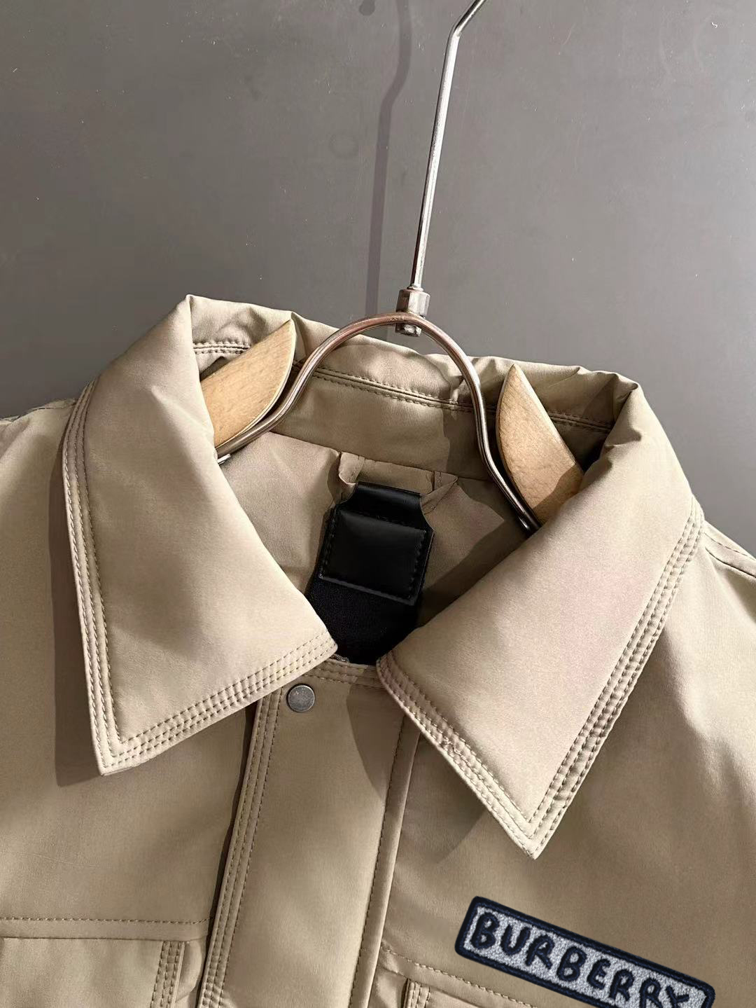 两天货期 巴宝莉 🔥🔥高端定制 2025冬季官网最新款爆款羽绒服 客供原版订制五金配件全进口原版定制 欢