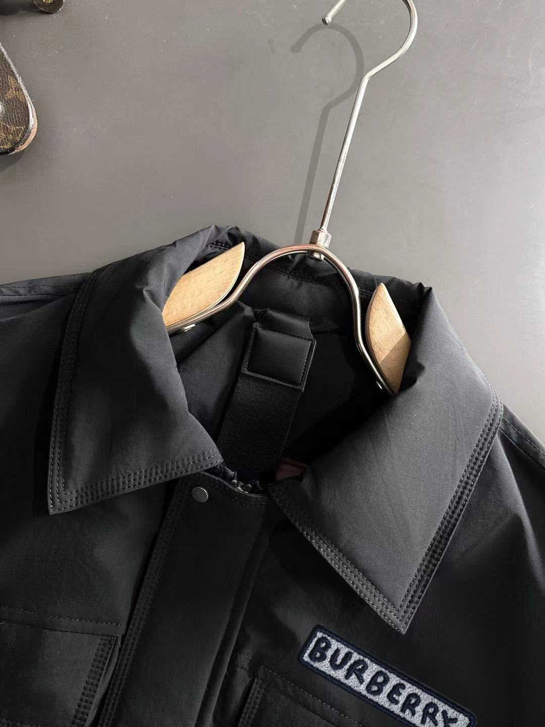 两天货期 巴宝莉 🔥🔥高端定制 2025冬季官网最新款爆款羽绒服 客供原版订制五金配件全进口原版定制 欢