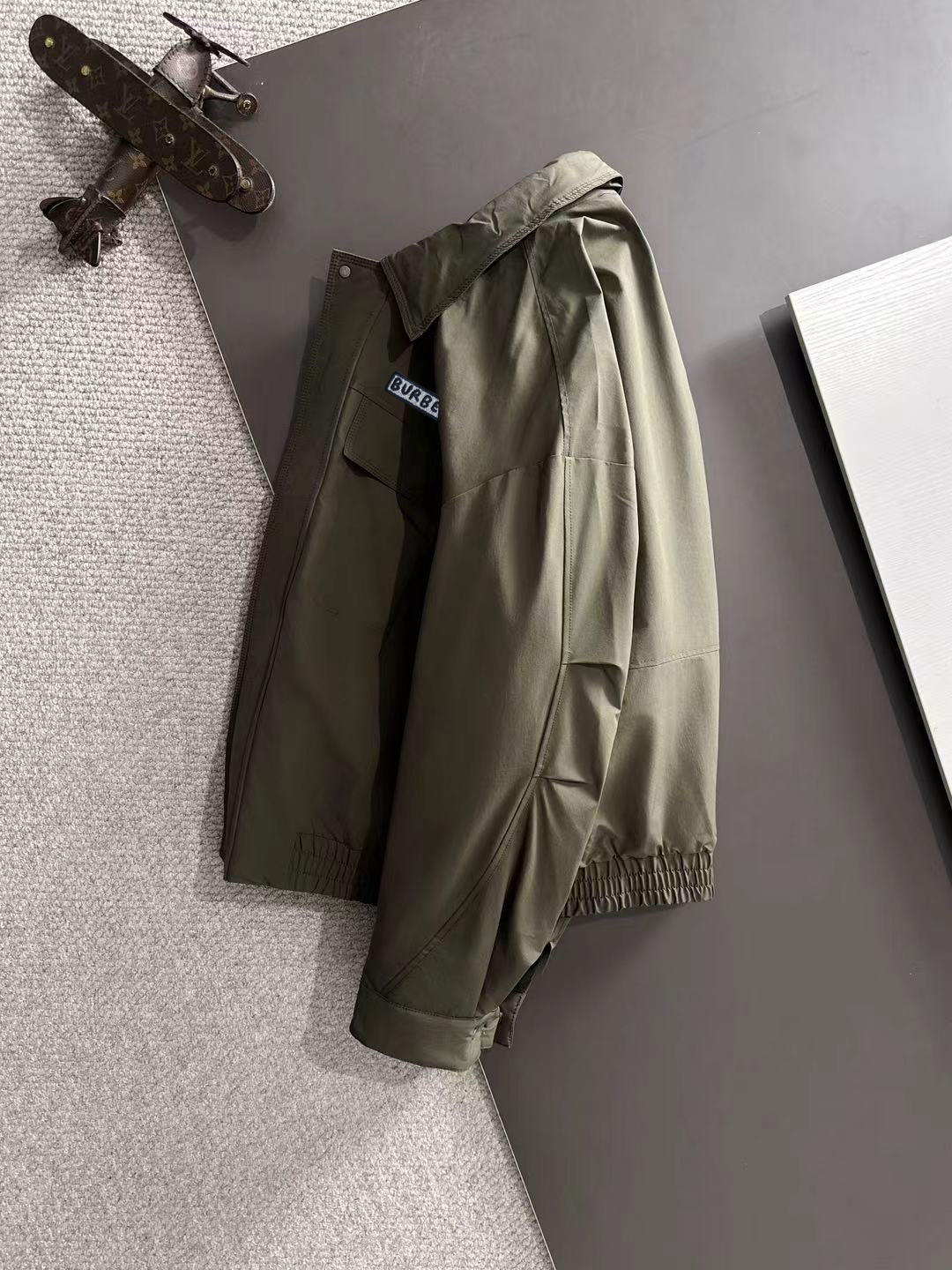 两天货期 巴宝莉 🔥🔥高端定制 2025冬季官网最新款爆款羽绒服 客供原版订制五金配件全进口原版定制 欢