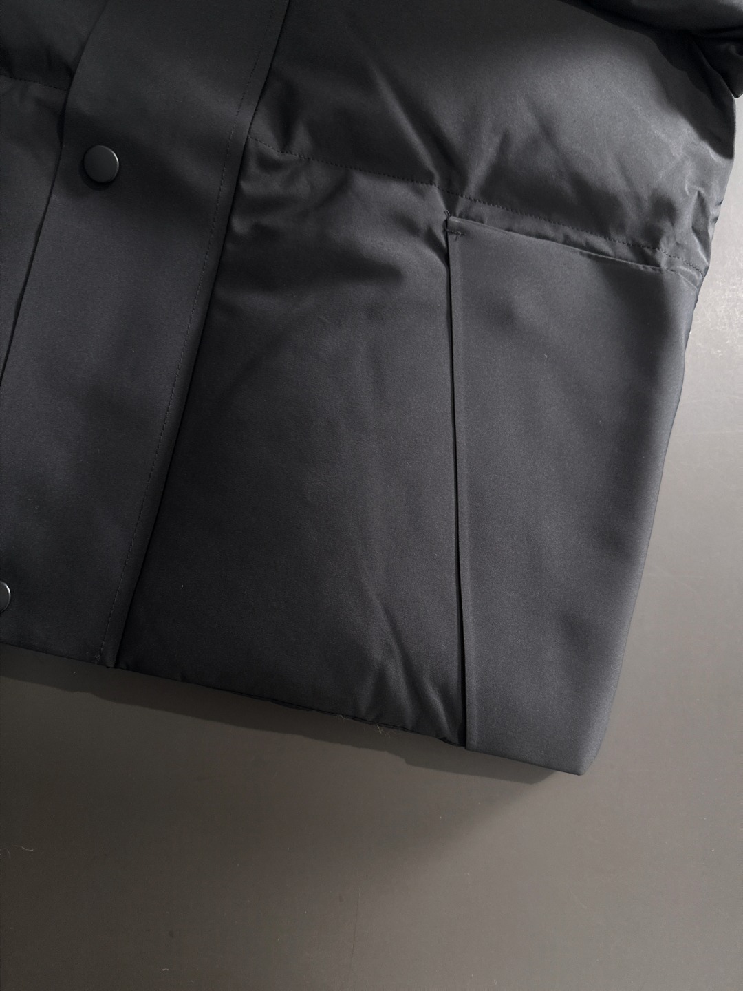 两天货期 芬迪 🔥🔥高端定制 2025冬季官网最新款爆款羽绒服 客供原版订制五金配件全进口原版定制 欢迎