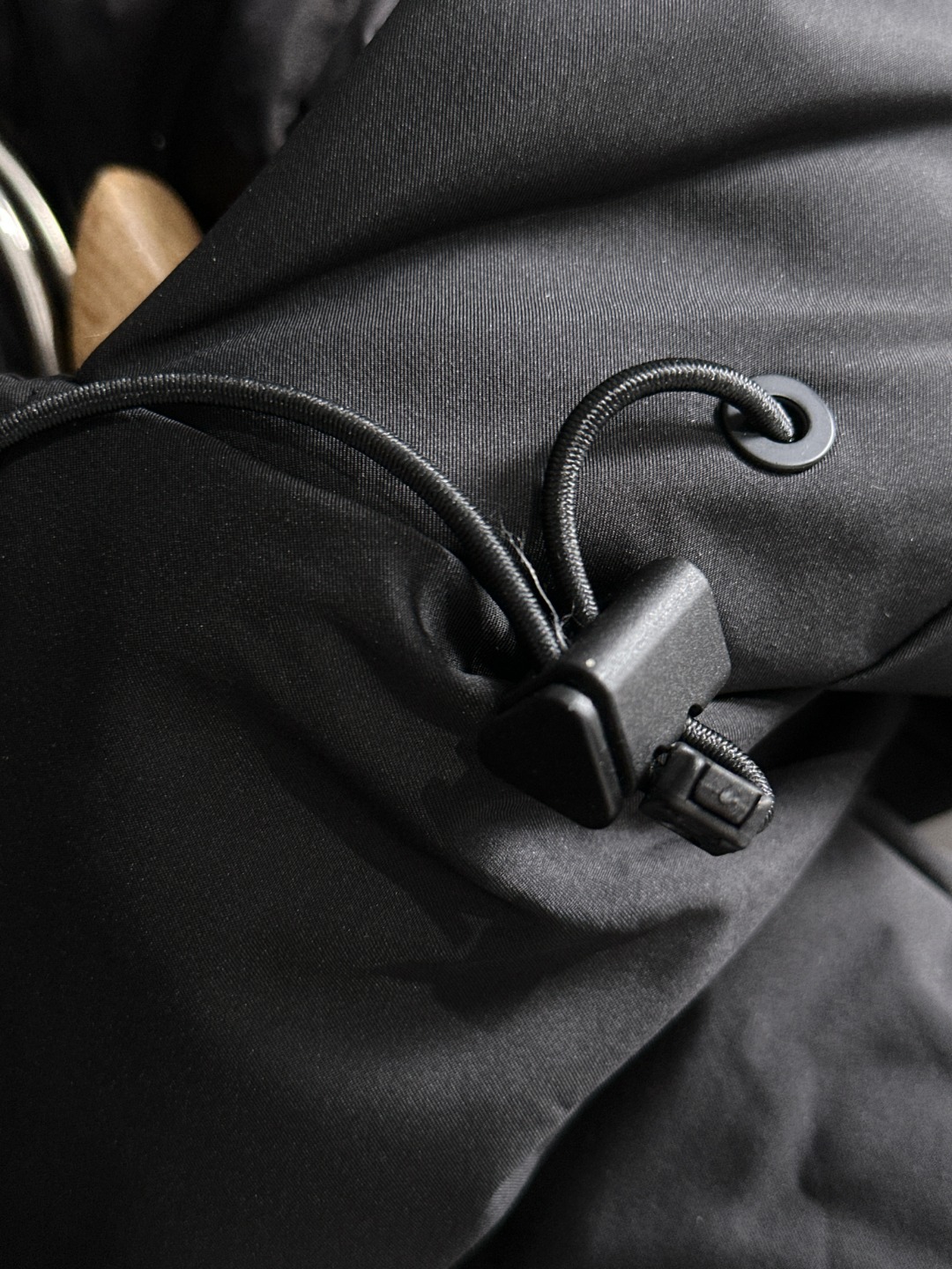 两天货期 芬迪 🔥🔥高端定制 2025冬季官网最新款爆款羽绒服 客供原版订制五金配件全进口原版定制 欢迎