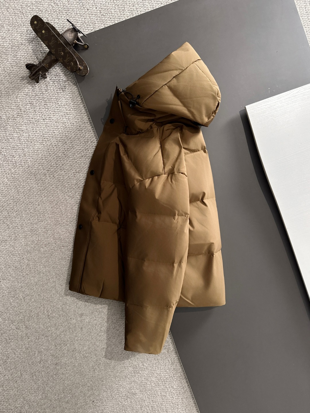 两天货期 芬迪 🔥🔥高端定制 2025冬季官网最新款爆款羽绒服 客供原版订制五金配件全进口原版定制 欢迎