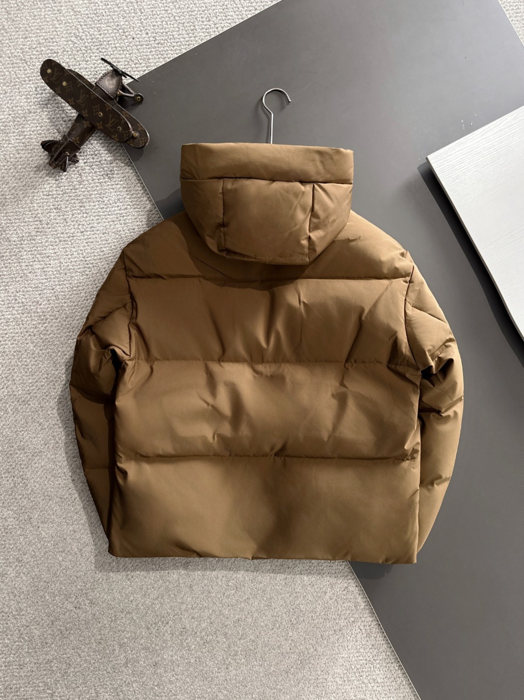 两天货期 芬迪 🔥🔥高端定制 2025冬季官网最新款爆款羽绒服 客供原版订制五金配件全进口原版定制 欢迎