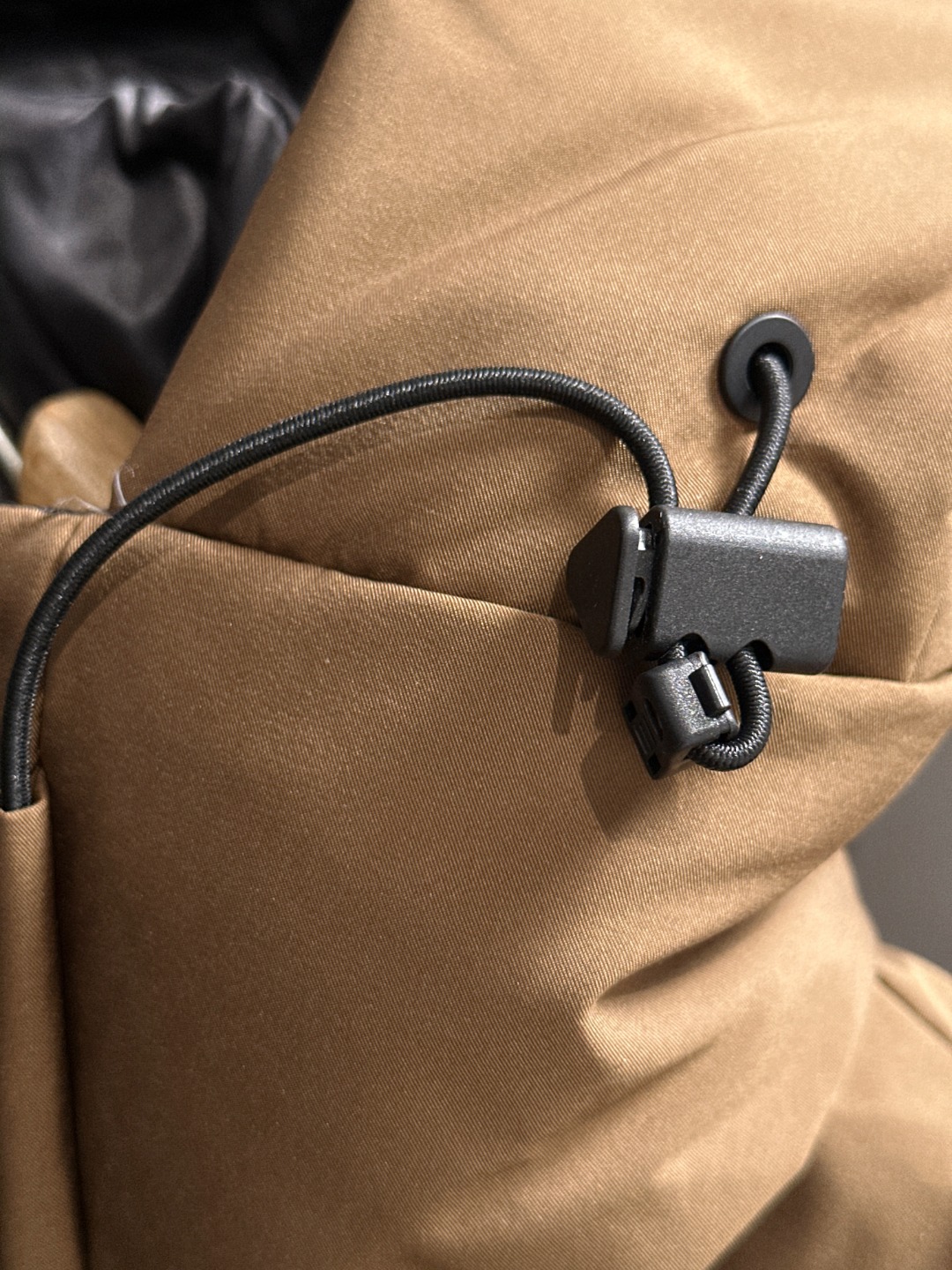 两天货期 芬迪 🔥🔥高端定制 2025冬季官网最新款爆款羽绒服 客供原版订制五金配件全进口原版定制 欢迎