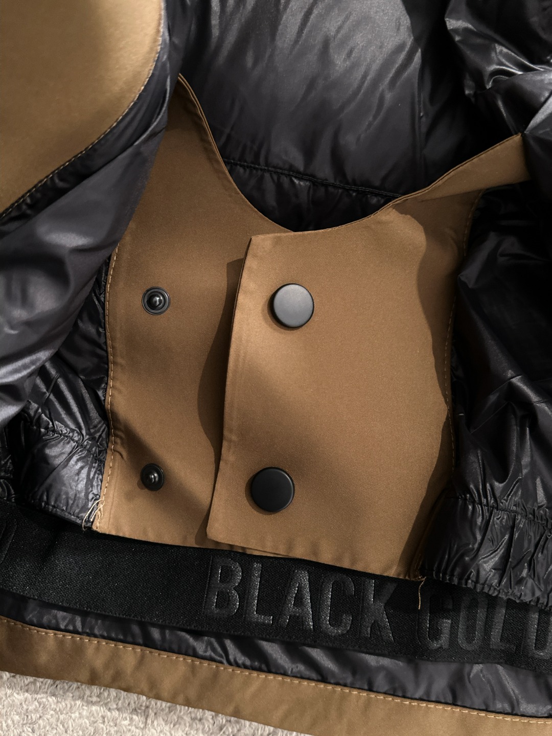 两天货期 芬迪 🔥🔥高端定制 2025冬季官网最新款爆款羽绒服 客供原版订制五金配件全进口原版定制 欢迎